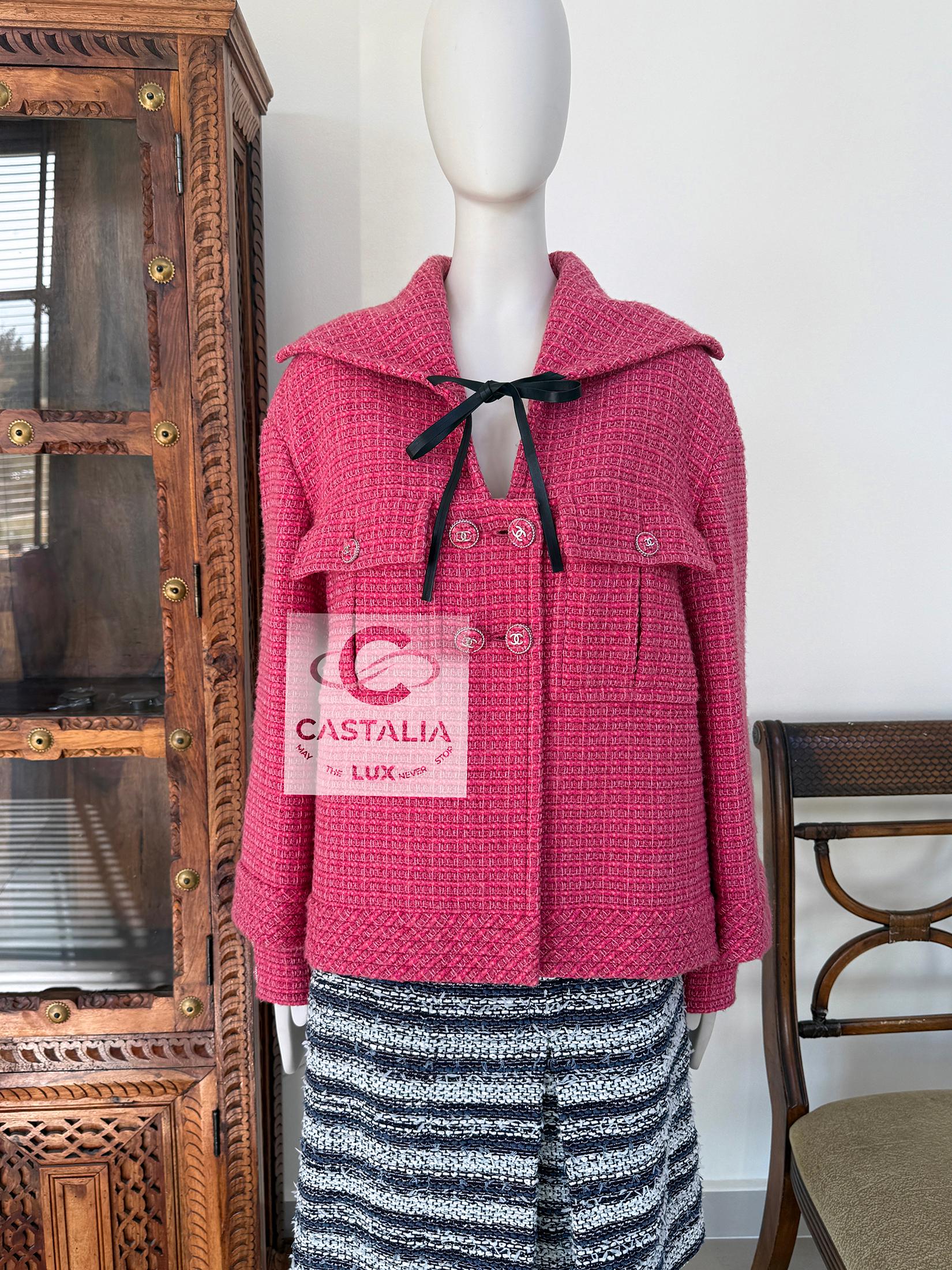 Chanel New Globalization Runway Pink Tweed Jacket with Bow 46 FR 2