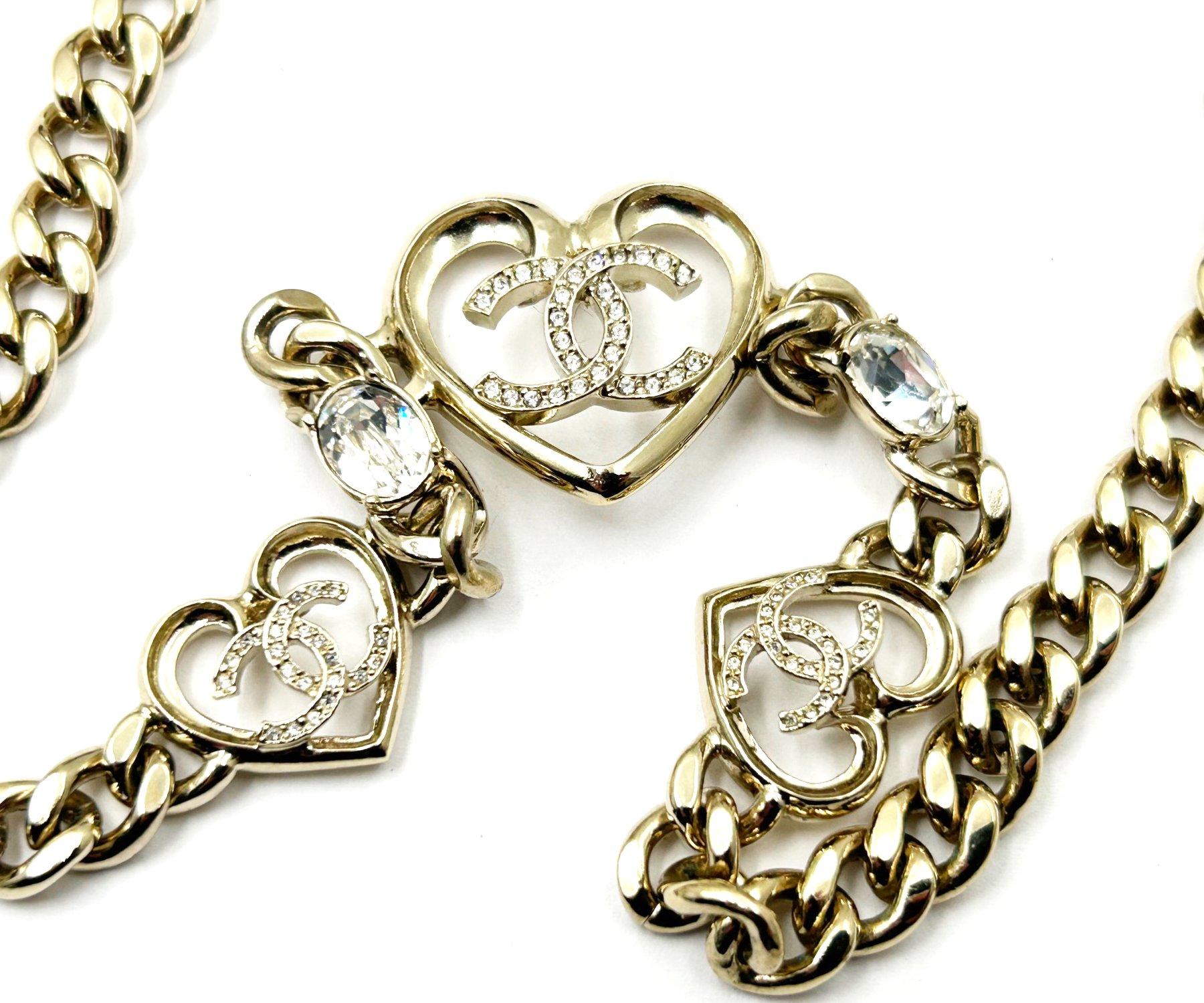 Chanel New Gold CC 3 Heart Crystal Chain Choker Necklace  In Excellent Condition For Sale In Pasadena, CA