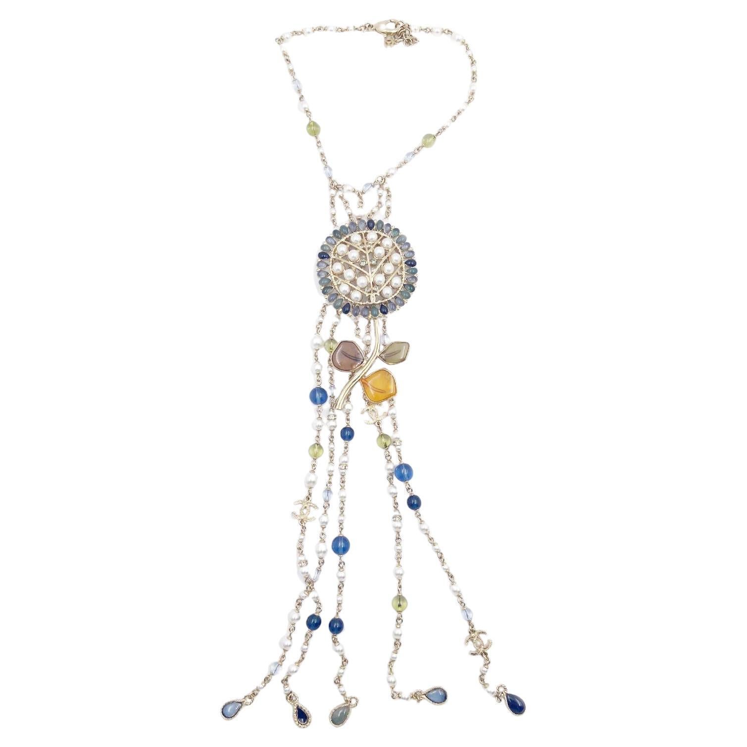 Chanel Neue Gold CC farbenfrohe Choker-Halskette mit Perlen und Perlen im Angebot