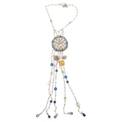 Chanel Collier choker long en perles et perles à fleurs colorées CC, Neuf