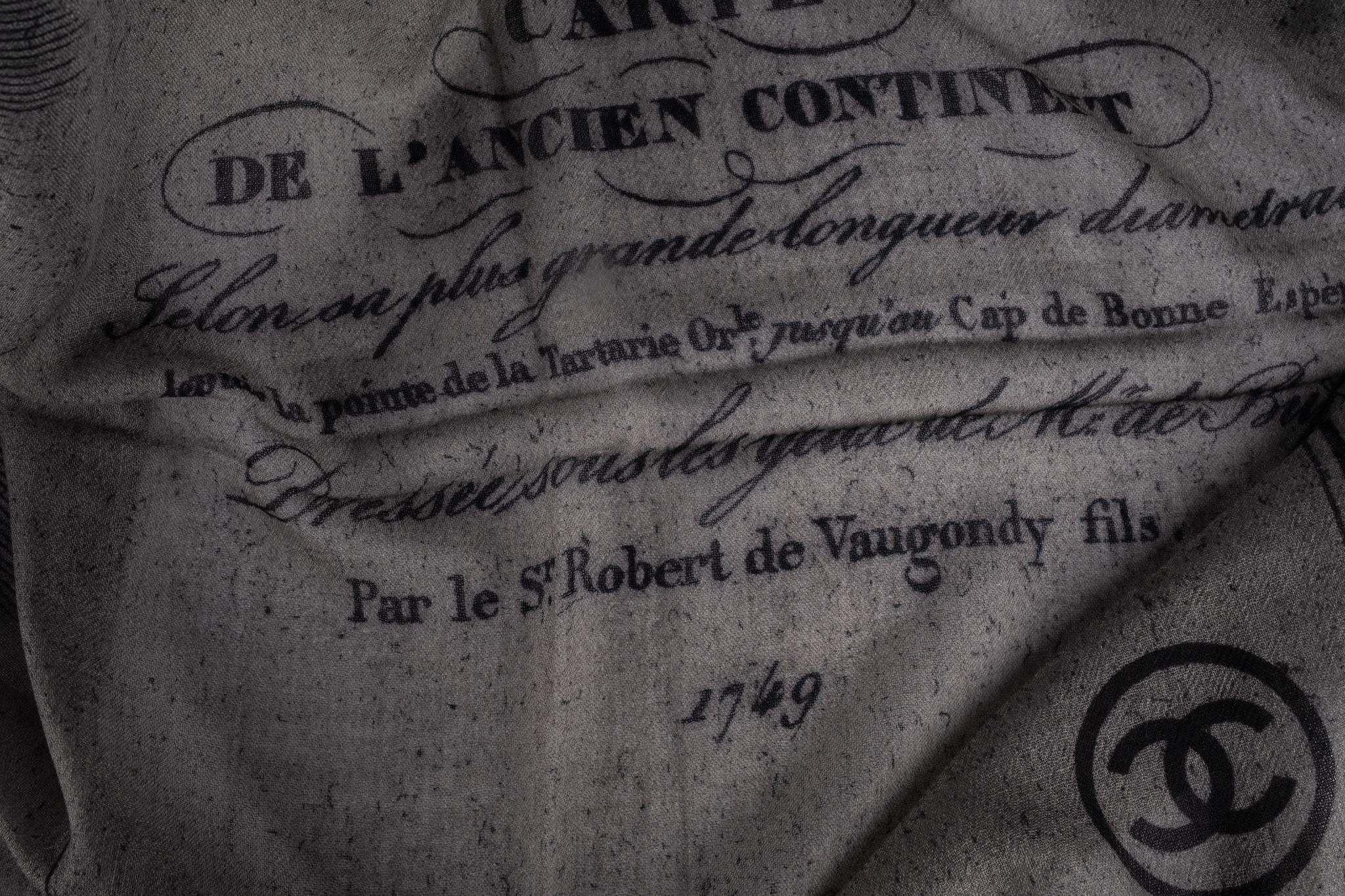 Chal Chanel Nuevo Mapa Gris Cachemira en venta 1