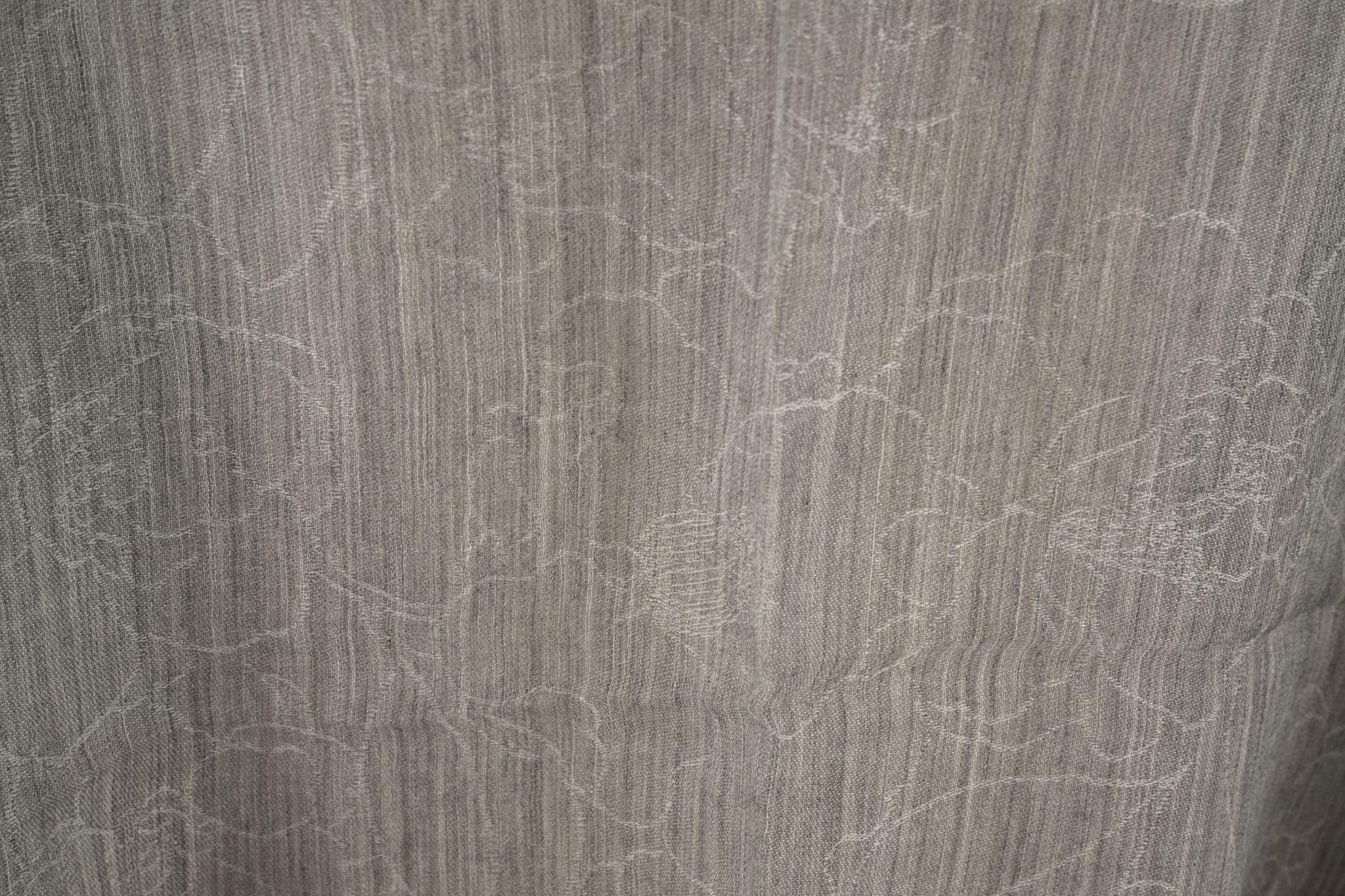 Donna Chanel New  Scialle in cashmere grigio in vendita