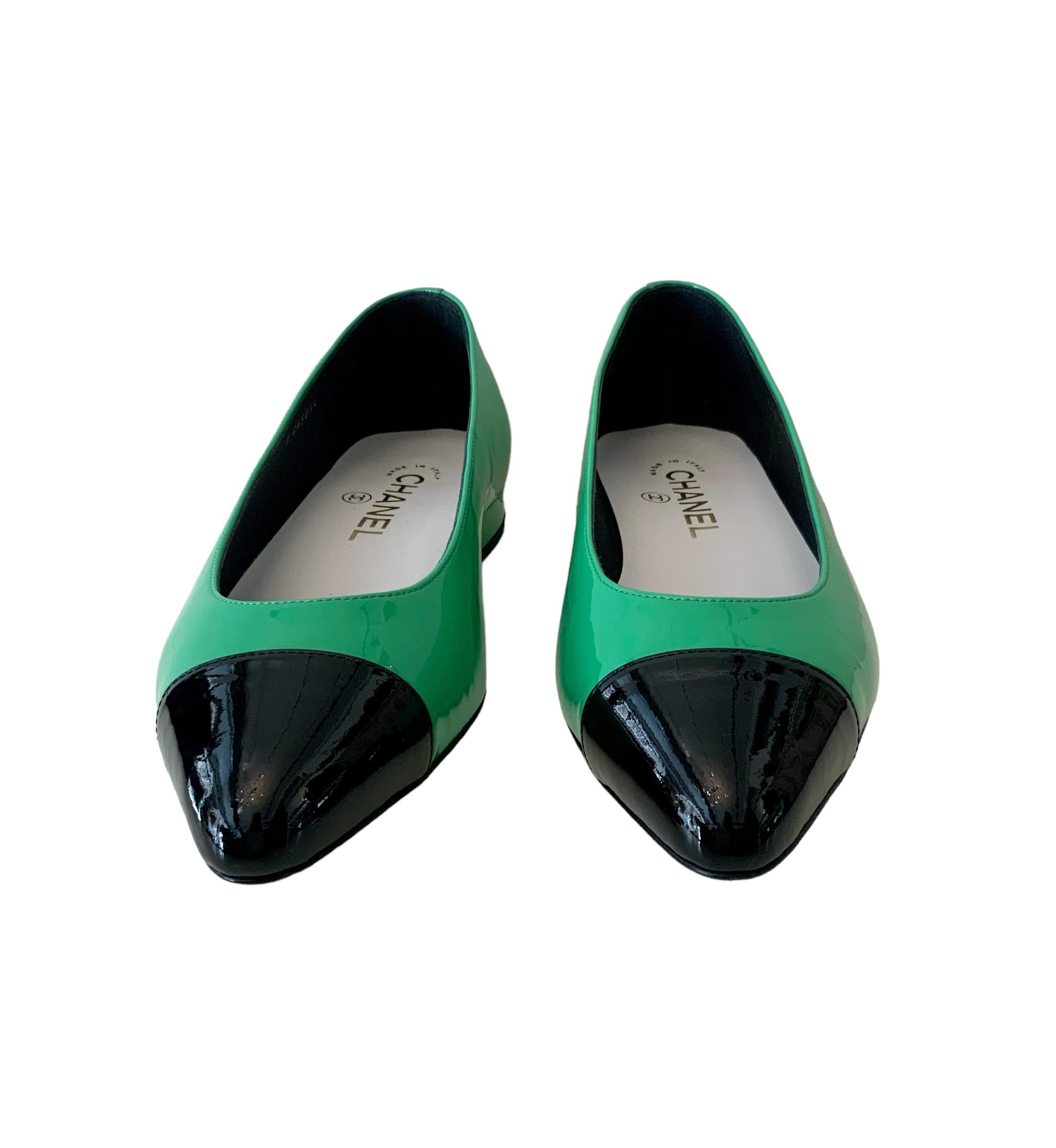 Women's Chanel New Hot Green and Black Patent Ballerinas 