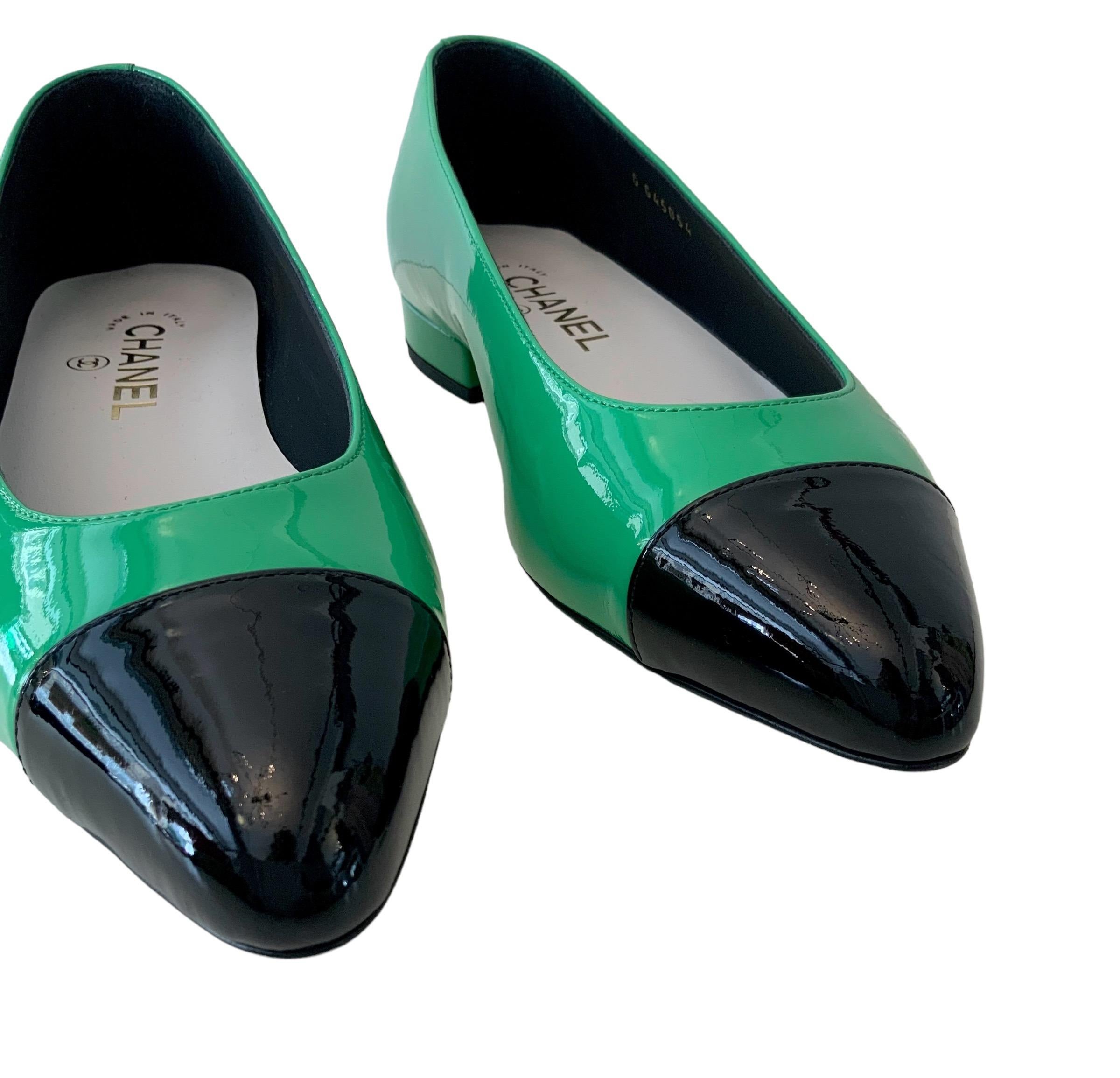 Chanel New Hot Green and Black Patent Ballerinas  2