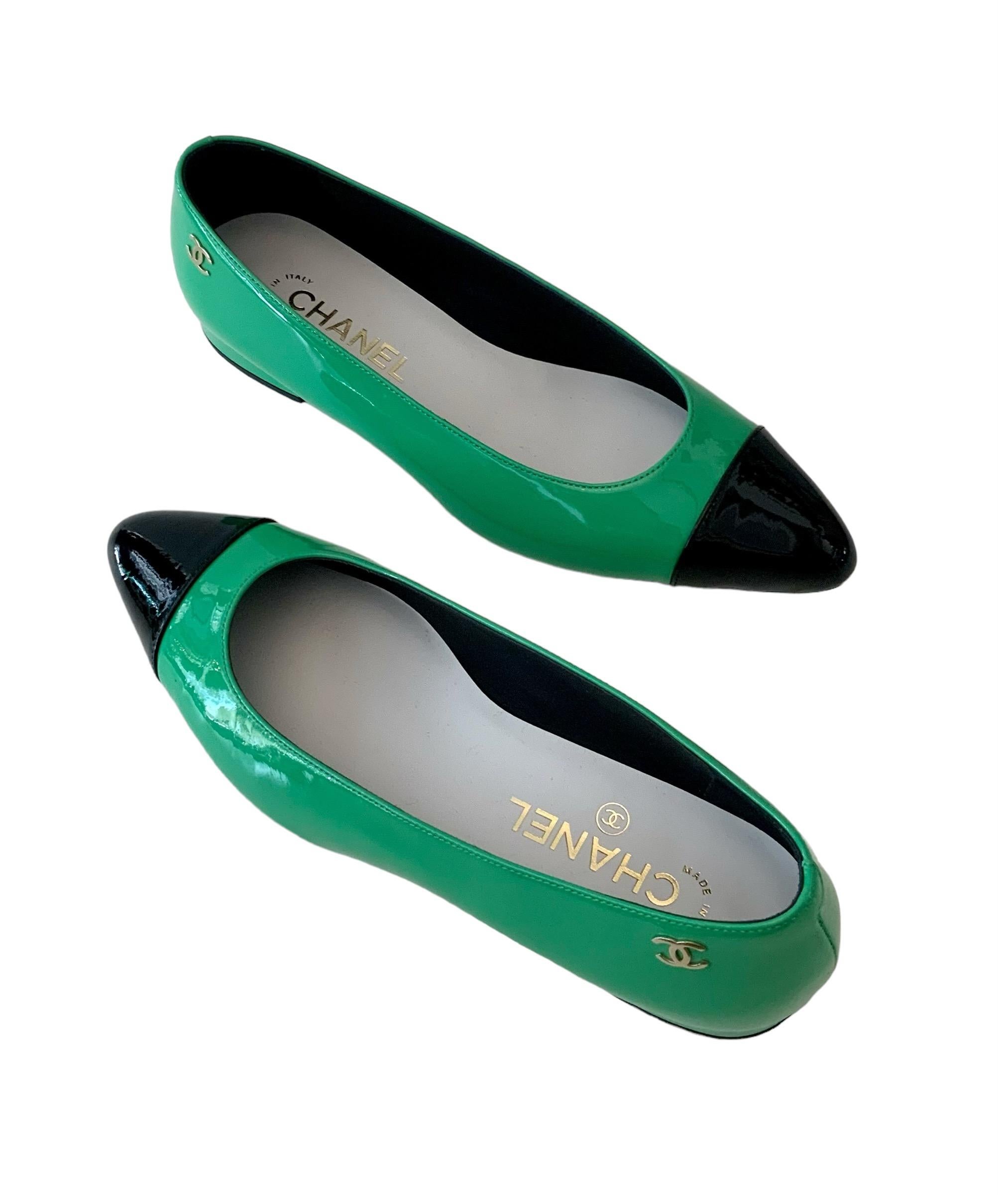 Chanel New Hot Green and Black Patent Ballerinas  For Sale 3