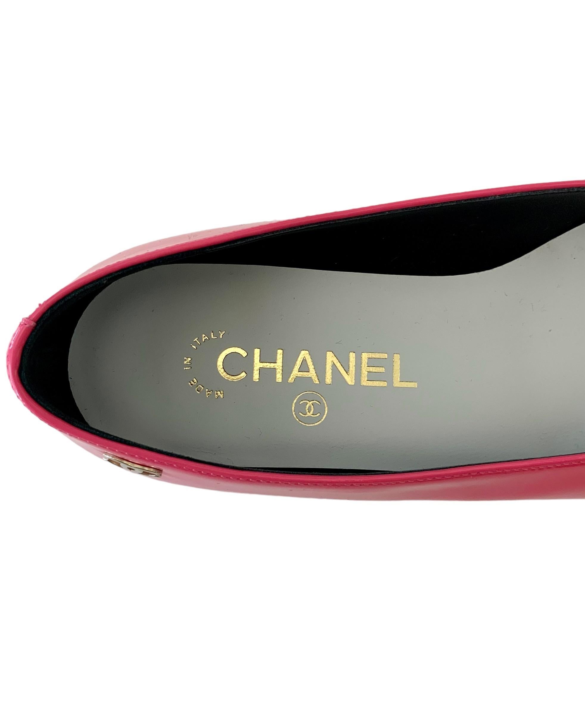 Chanel New Hot Pink and Black Patent Ballerinas  In Excellent Condition For Sale In Geneva, CH