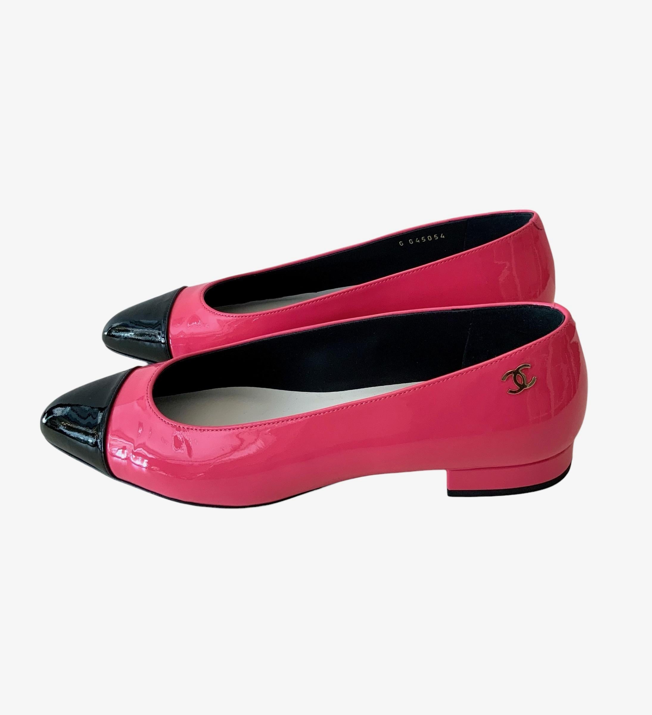 Women's Chanel New Hot Pink and Black Patent Ballerinas  For Sale