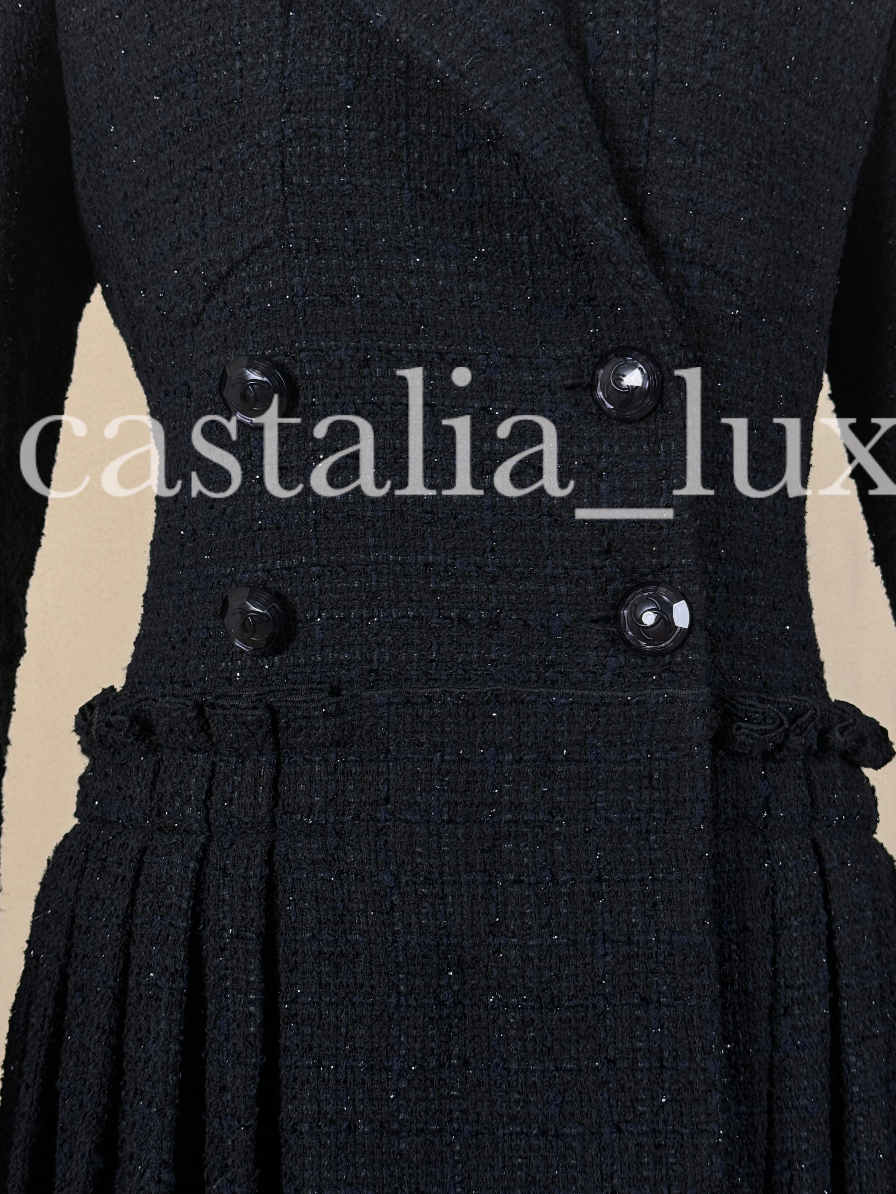 Women's or Men's Chanel New Icon 2020 Spring Runway Tweed Jacket Dress For Sale