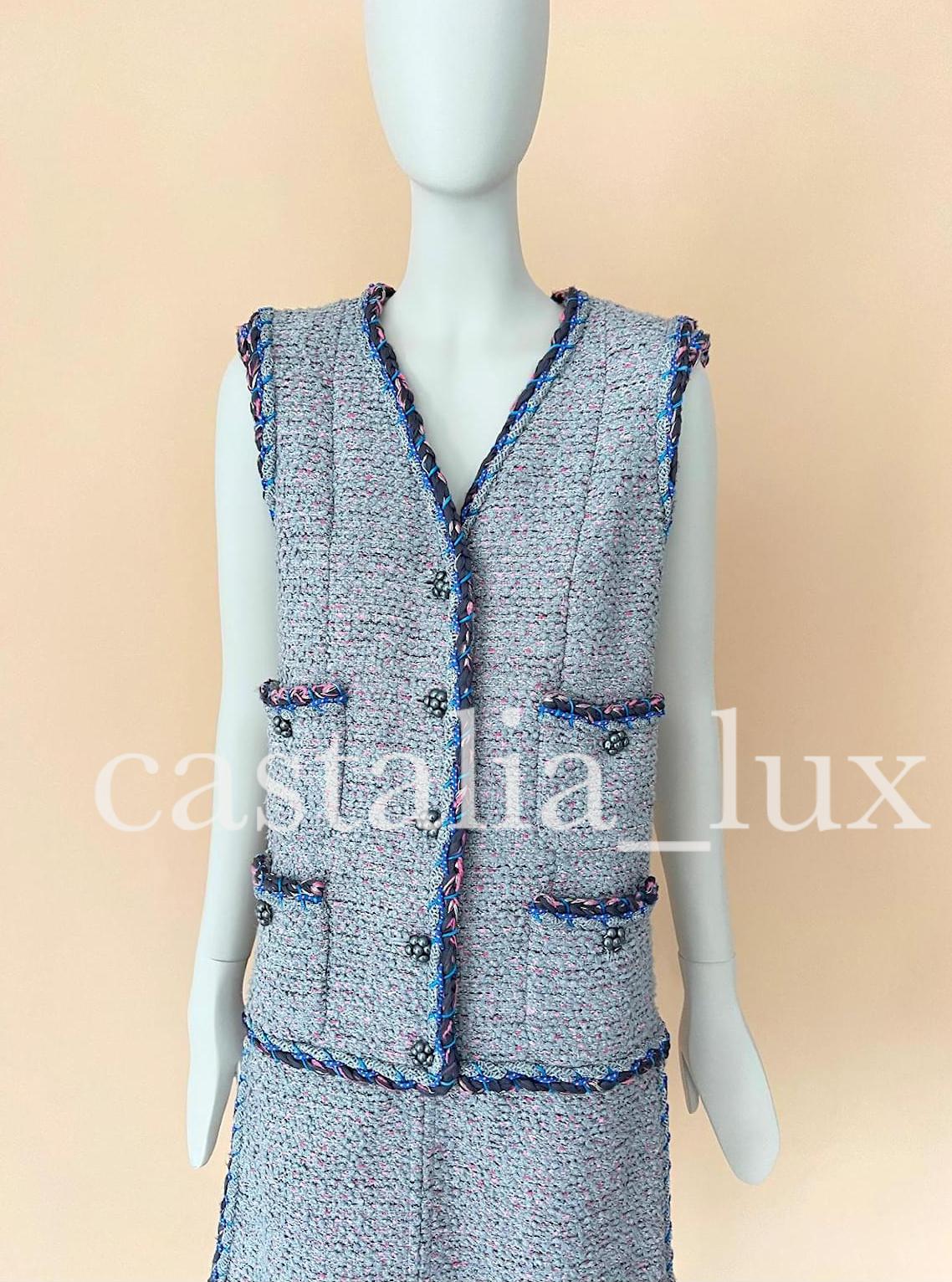 Chanel New Icon Cara Delevingne Runway Tweed Dress In New Condition In Dubai, AE