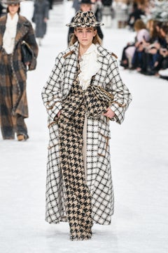 CHANEL New Iconic 2019 Fall Houndstooth Tweed Jacket 34 FR