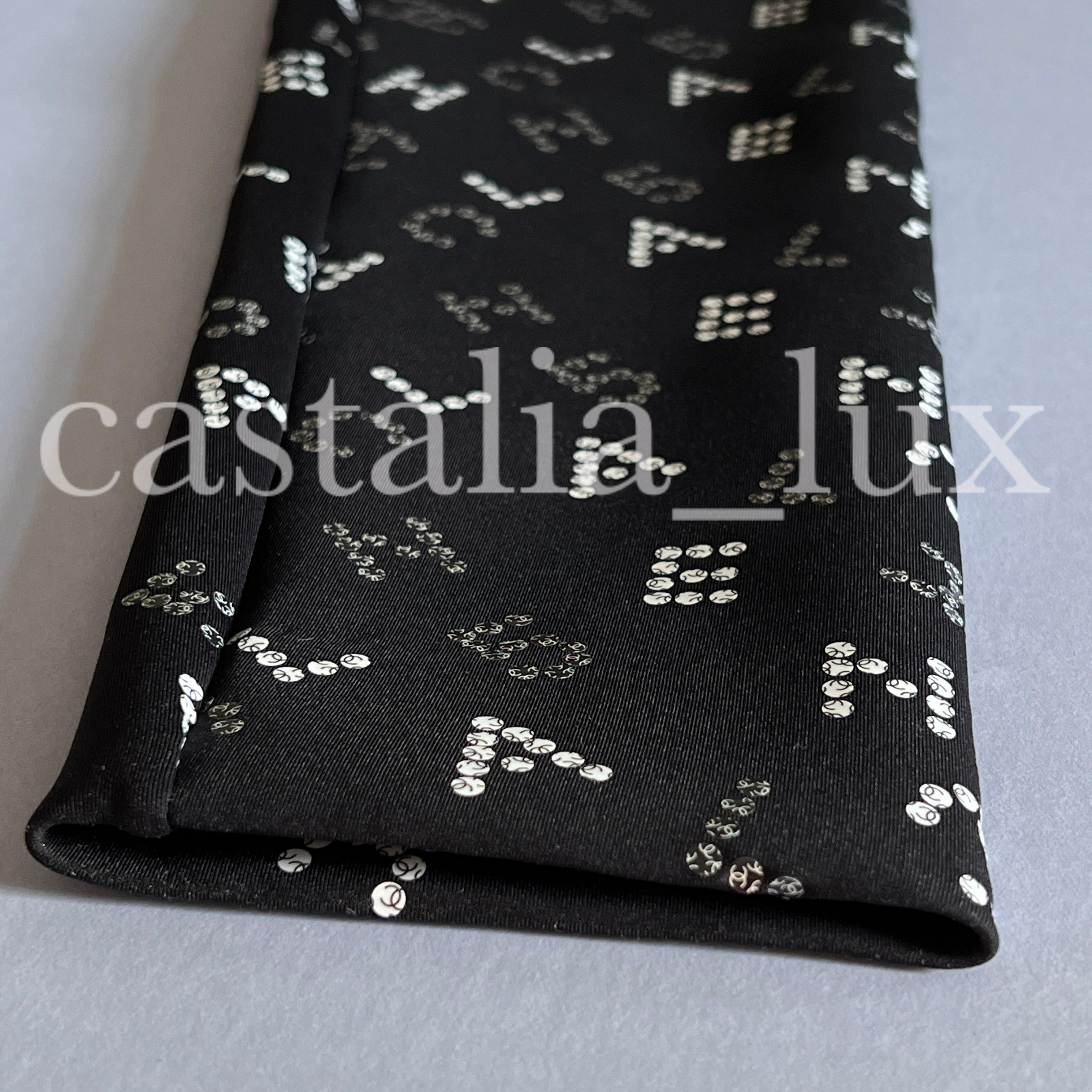Chanel New Iconic 2020 Logo Leggings 15