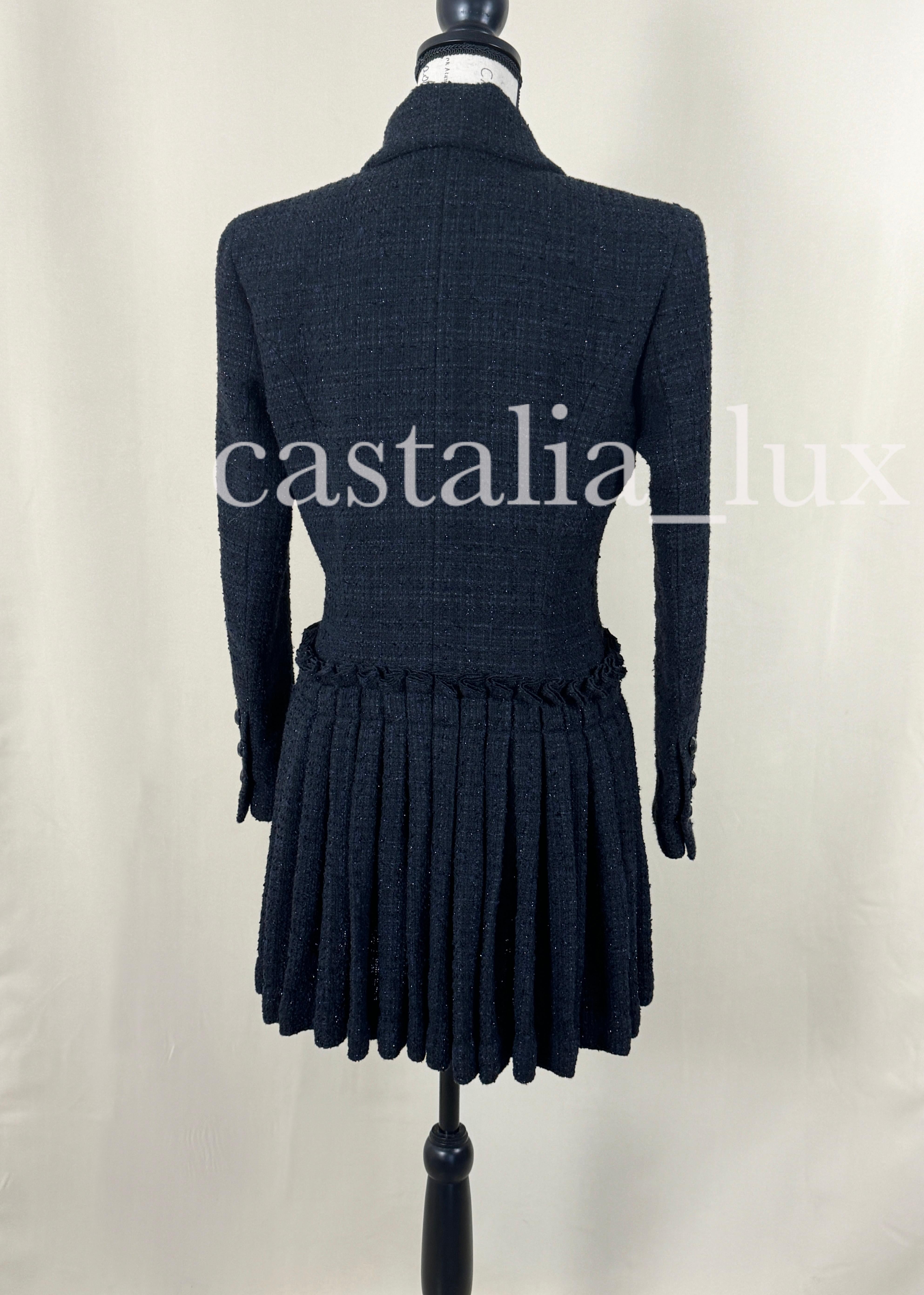 Chanel Neues ikonisches 2020 Frühjahr-Laufsteg-Tweedjacke-Kleid aus Tweed im Angebot 8