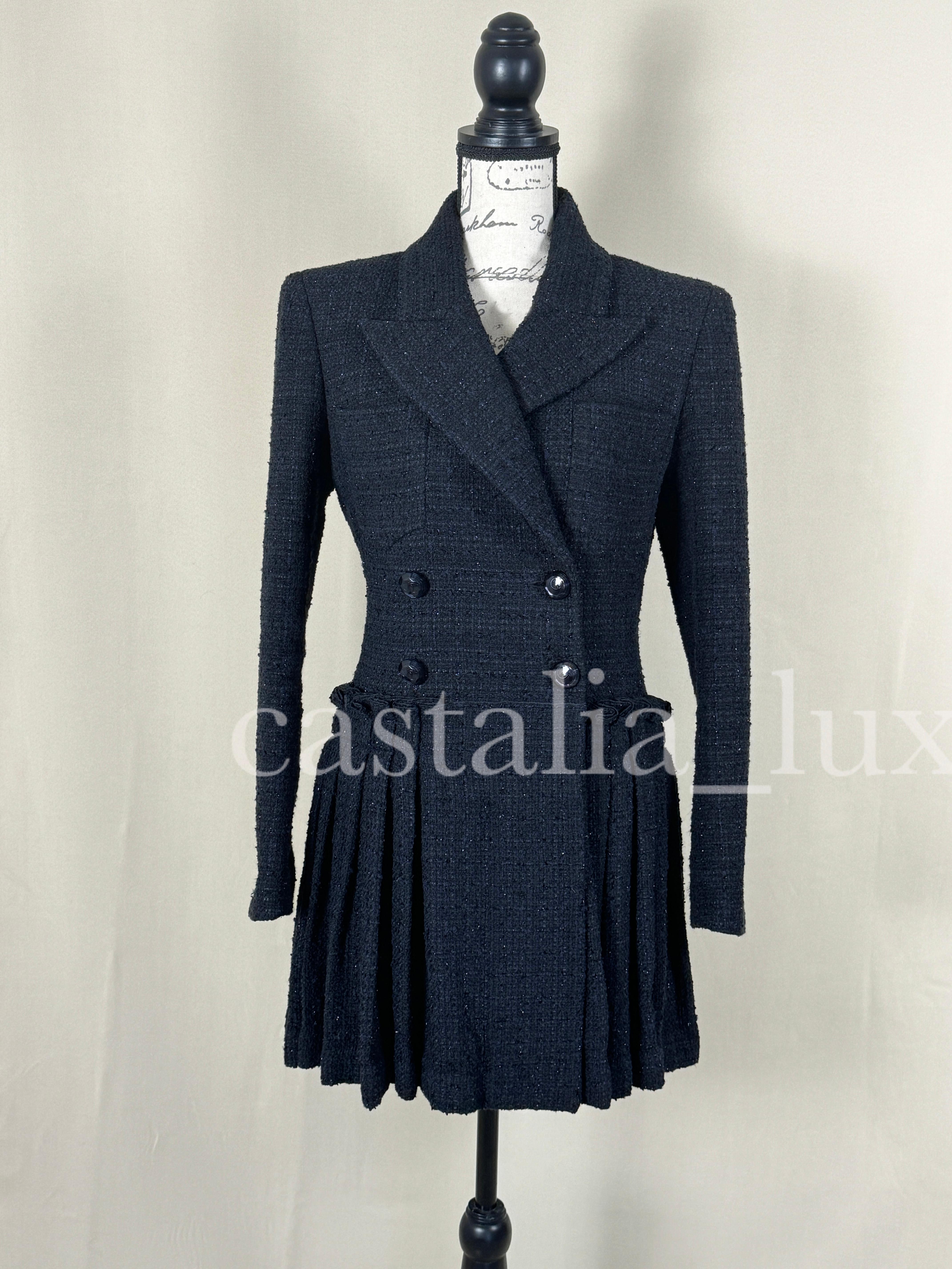 Chanel Neues ikonisches 2020 Frühjahr-Laufsteg-Tweedjacke-Kleid aus Tweed im Angebot 4