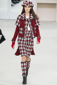 CHANEL New Iconic Anna Wintour Style Burgundy Tweed Jacket 34 FR