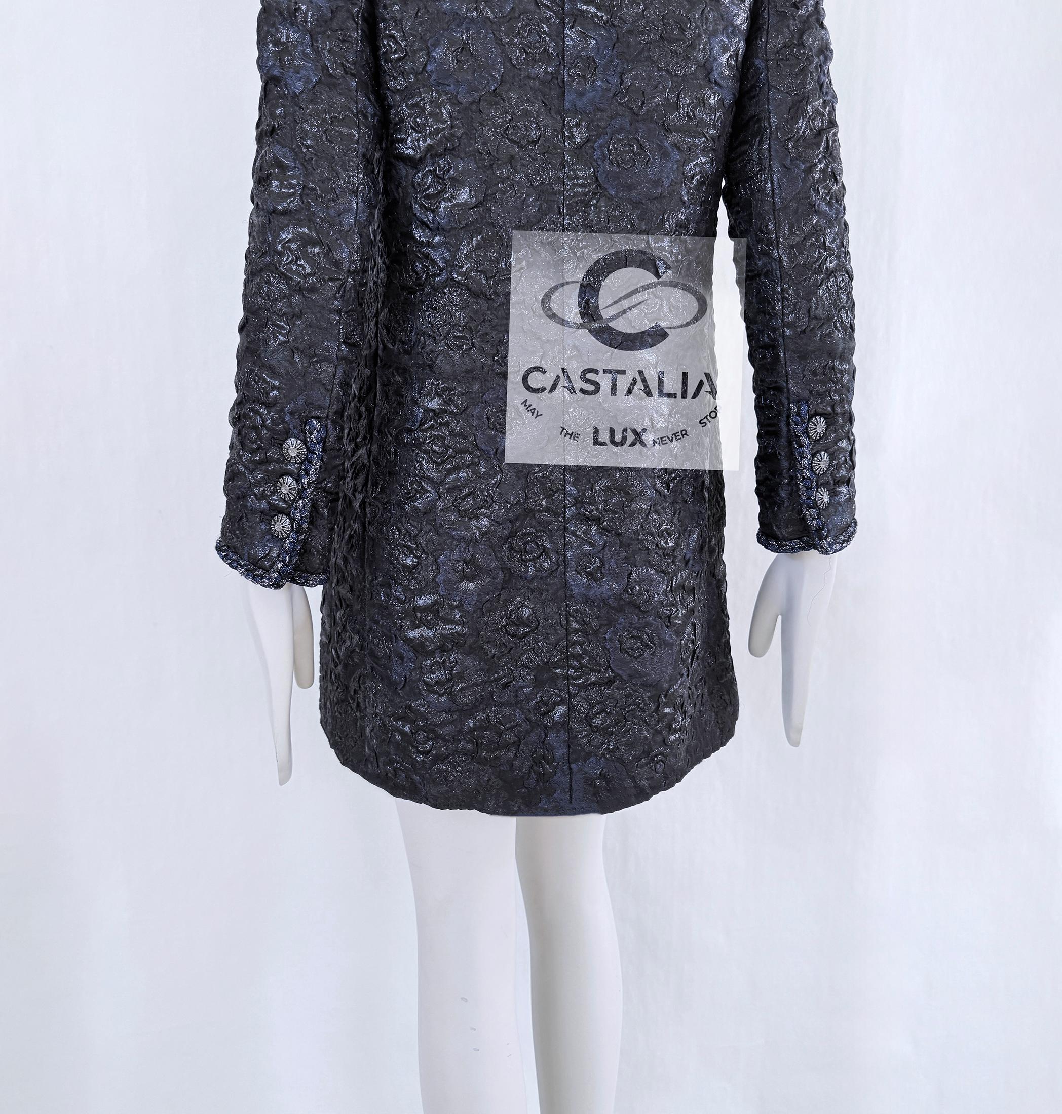 CHANEL New Iconic Camellias Motifs Jacquard Jacket 40 FR en vente 8