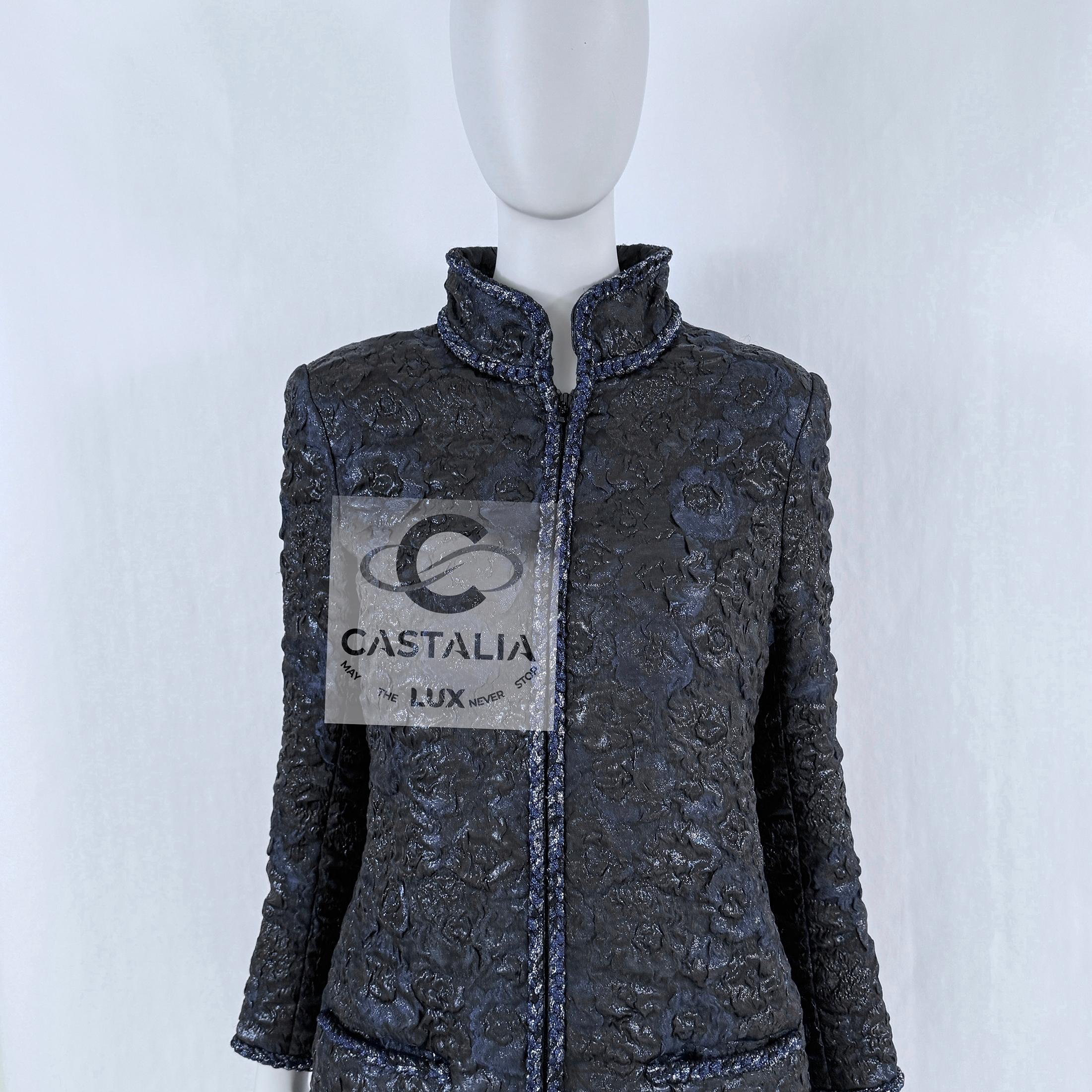 CHANEL New Iconic Camellias Motifs Jacquard Jacket 40 FR en vente 15