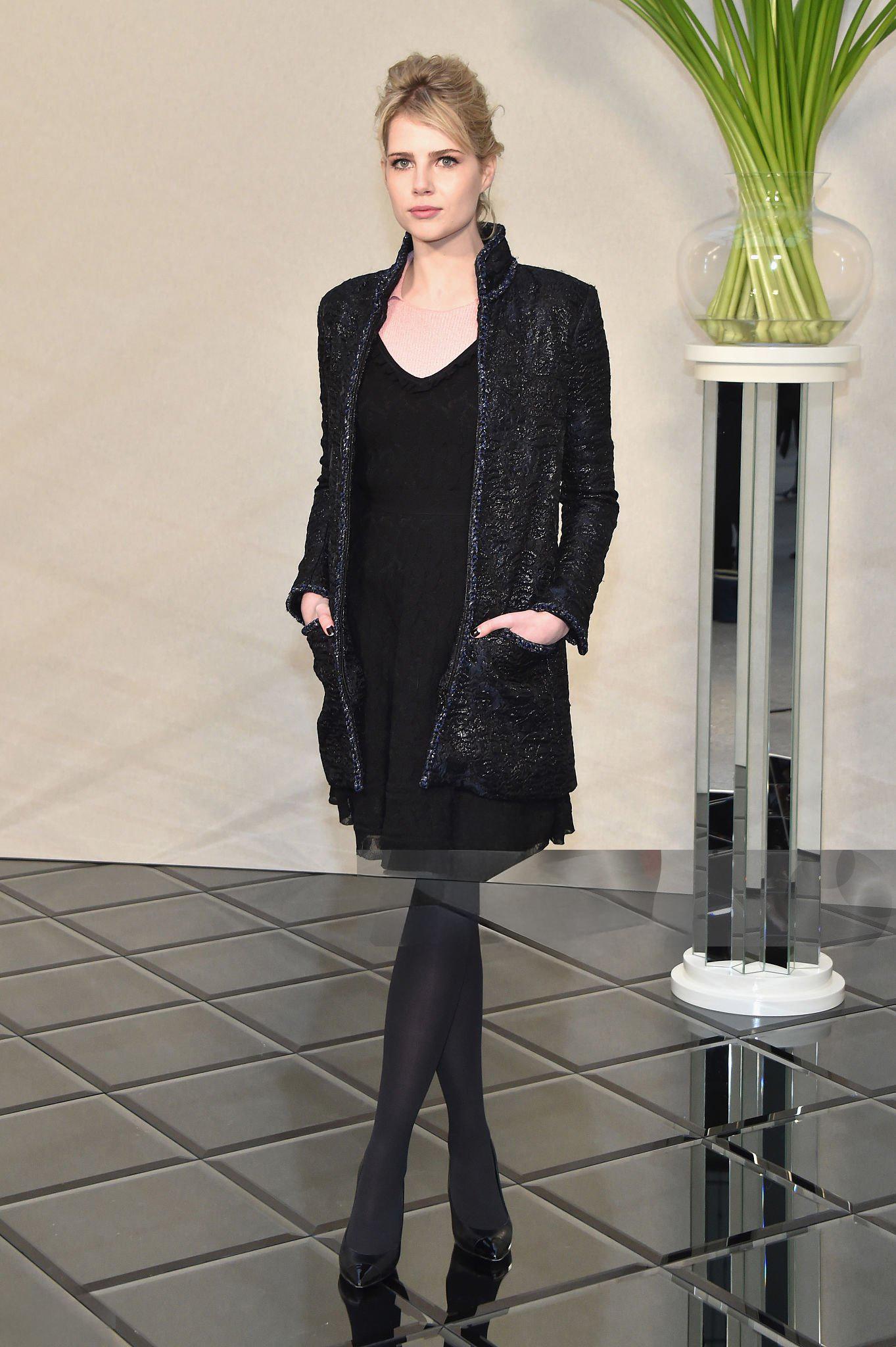 Noir CHANEL New Iconic Camellias Motifs Jacquard Jacket 40 FR en vente