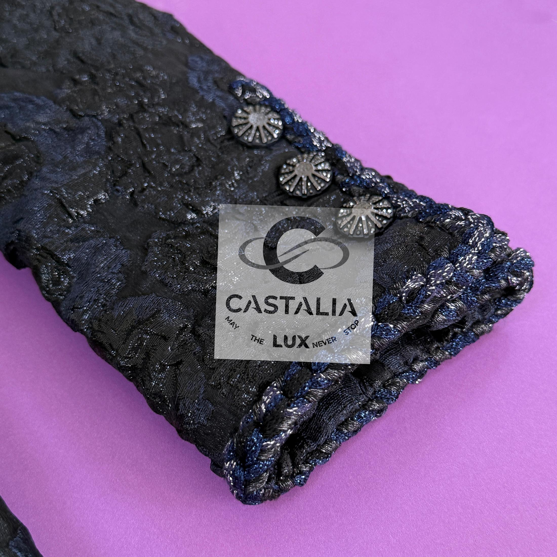 CHANEL New Iconic Camellias Motifs Jacquard Jacket 40 FR en vente 4