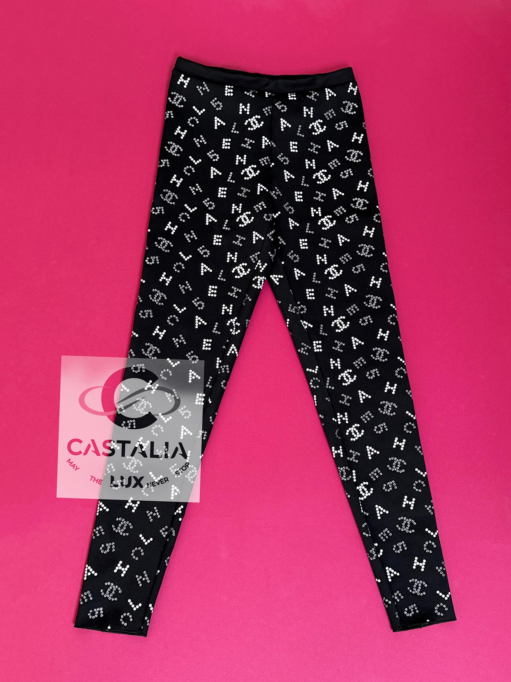 Chanel New Iconic CC Eternal Codes Leggings 40 FR For Sale 2