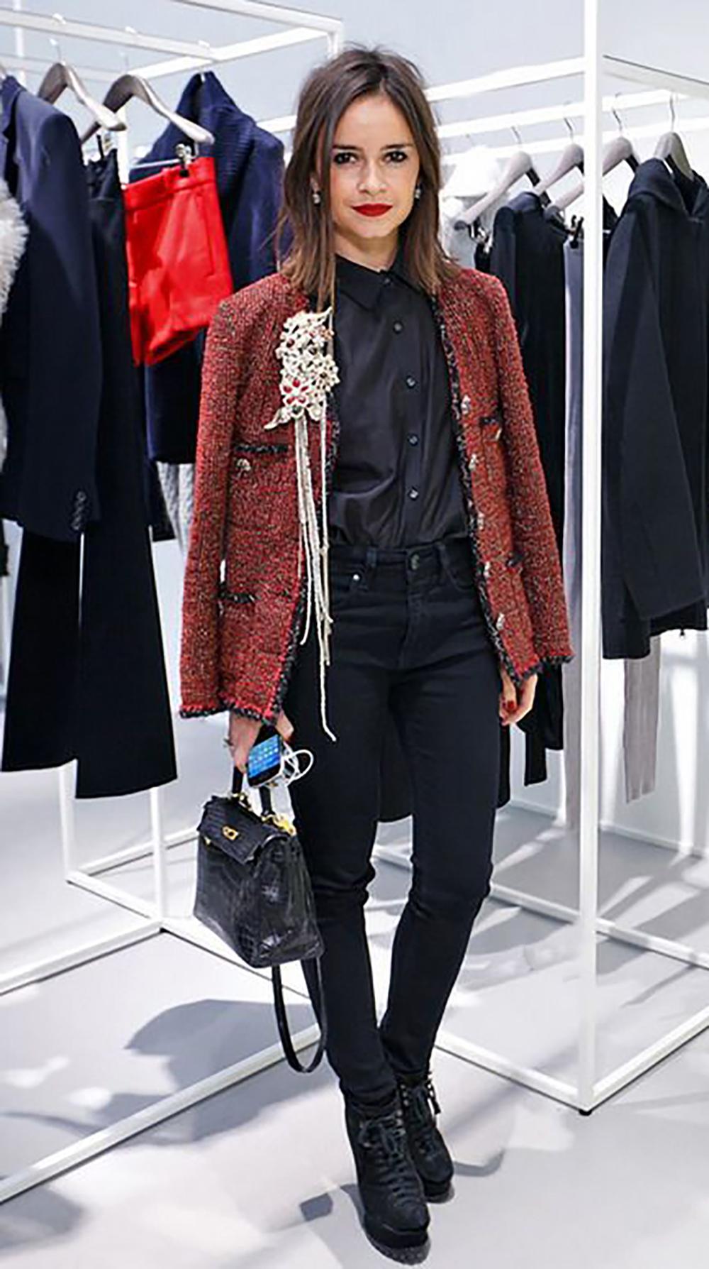 Marrone Chanel Nuova Giacca Iconica CC Gripoix Bottoni Tweed Borgogna 40 FR in vendita