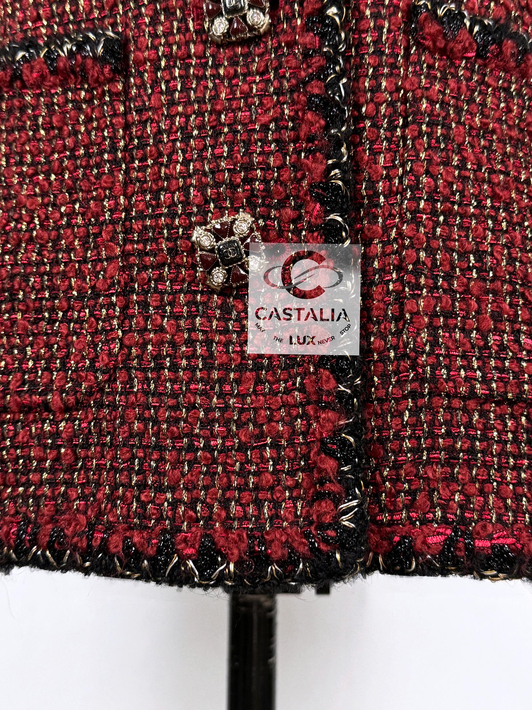 Chanel Nouveau Iconique CC Gripoix boutons veste en tweed bourgogne 13