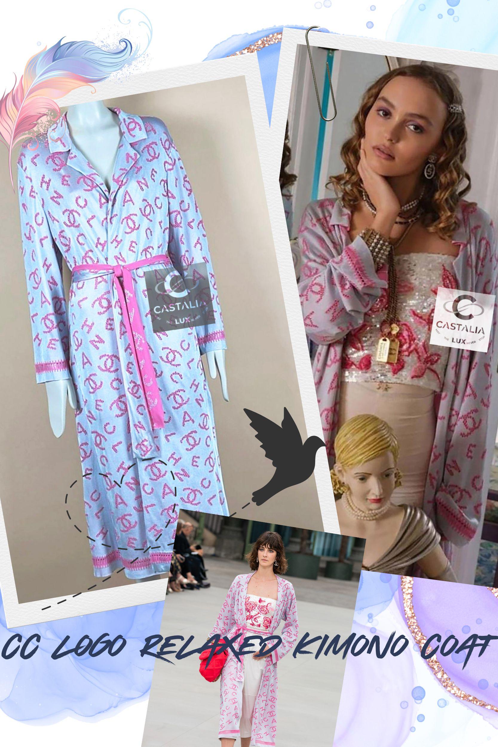 Iconic piece! As seen on many celebs, including Lily Rose Depp!
New stunning Chanel belted CC Logo maxi robe / kimono from Runway of 2020 Cruise COCO Express Collection, 20C
Size mark 38 fr. 
Never worn, comes with pouch with spare knits.