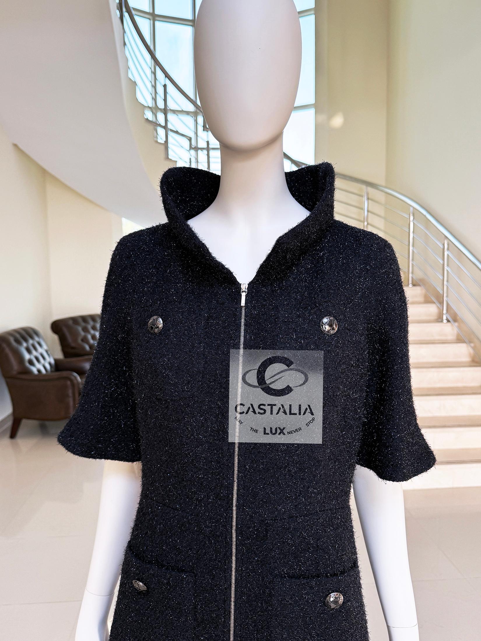 Chanel New Iconic Globalization Black Tweed Jacket Dress 36 FR In condizioni Nuovo in vendita a Dubai, AE