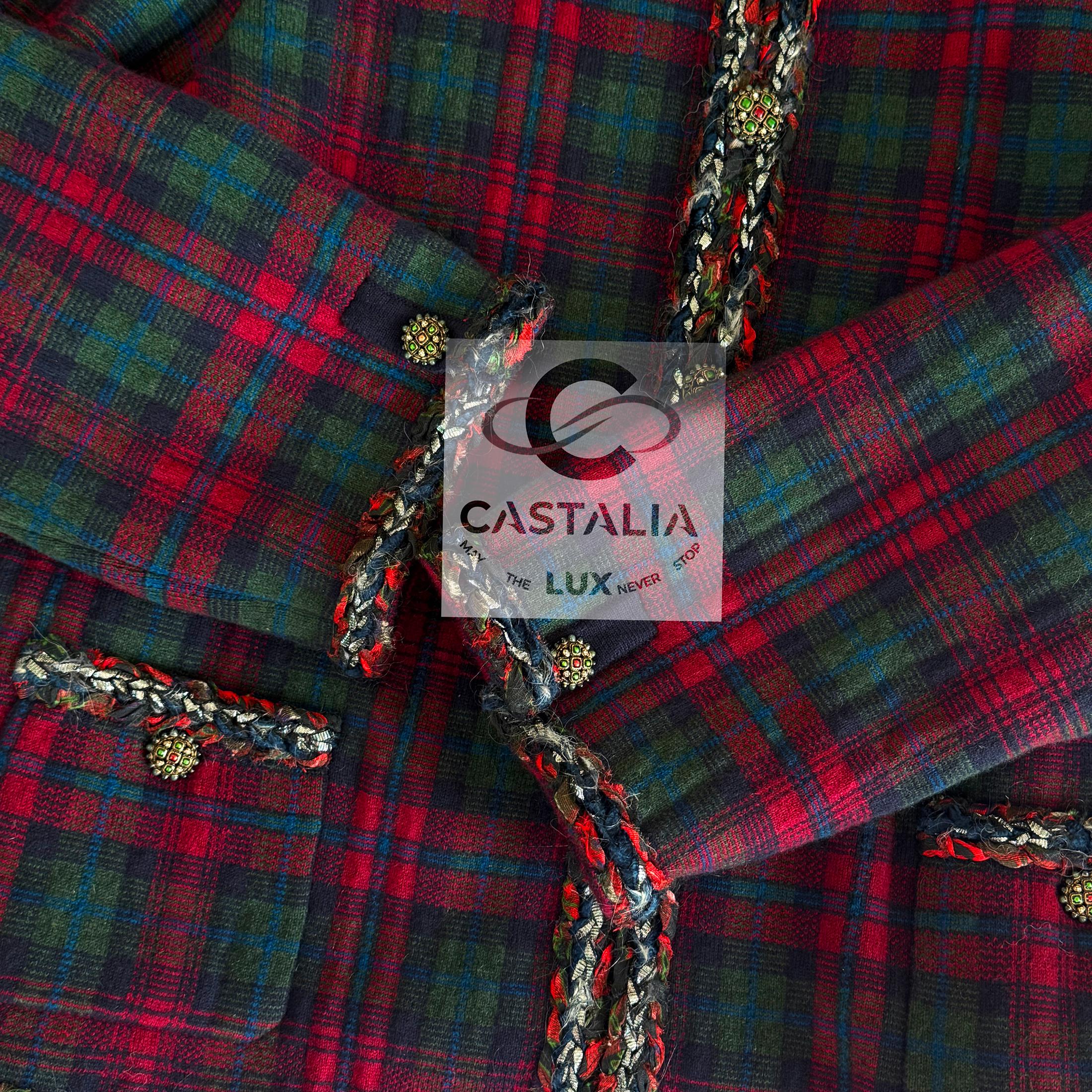 Chanel Nueva Chaqueta Icónica París / Edimburgo Tartán Rojo 52 FR en venta 4