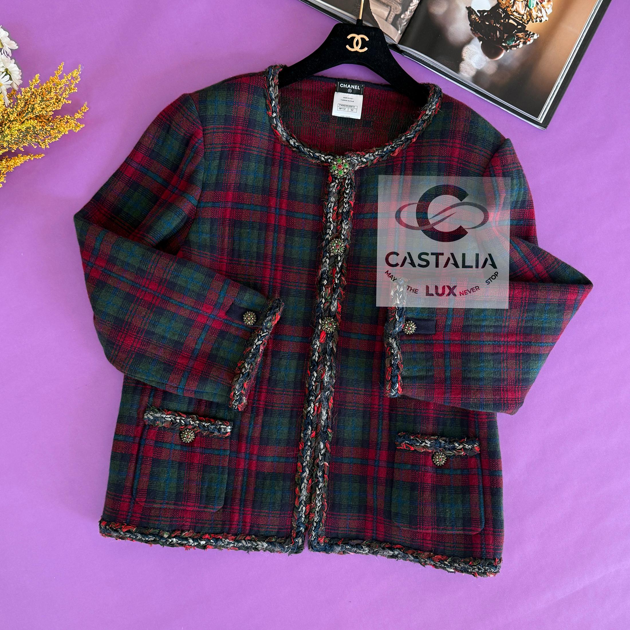 CHANEL Nueva Chaqueta Icónica París / Edimburgo Tartán Rojo 52 FR en venta 4