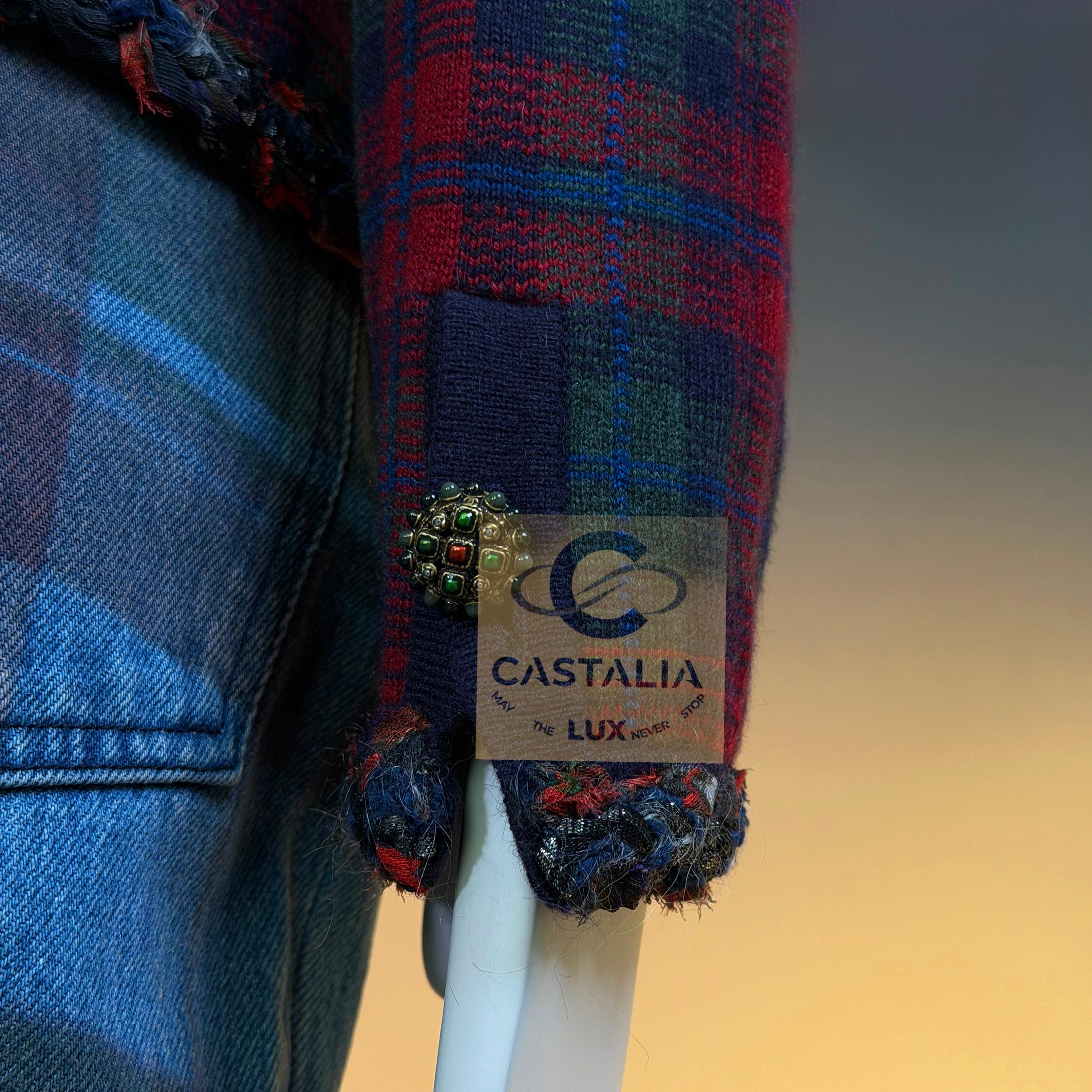 CHANEL New Iconic Paris / Edinburgh Tartan Jacket 36 FR en venta 9