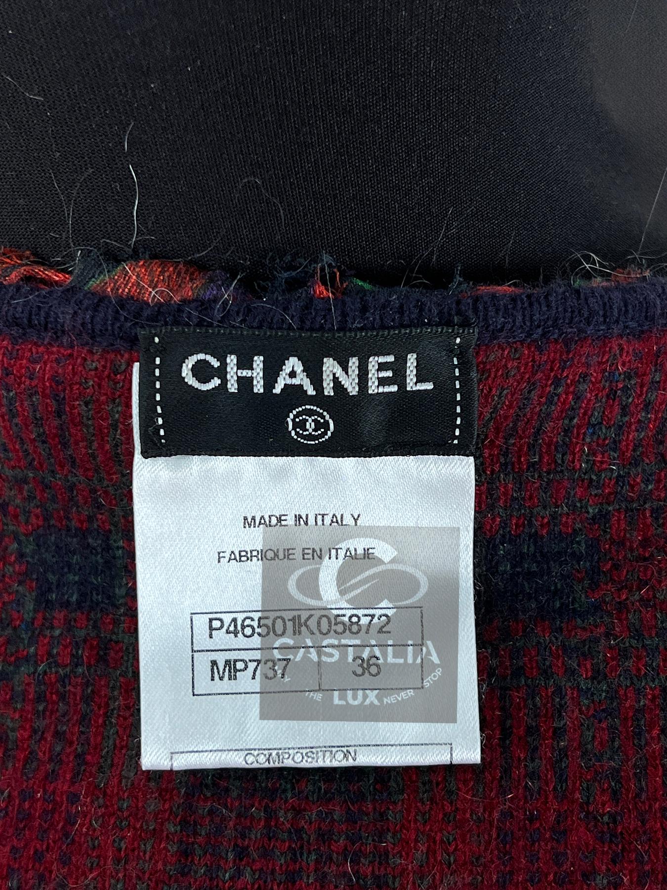 CHANEL New Iconic Paris / Edinburgh Tartan Jacket 36 FR en venta 14