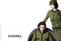 CHANEL : la nouvelle veste en tweed emblématique de la campagne publicitaire