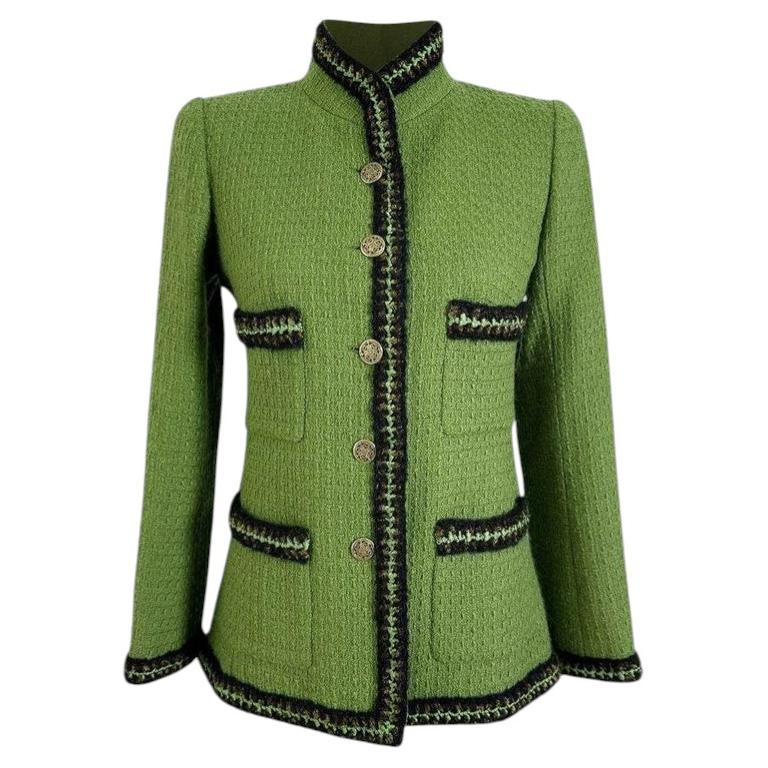 CHANEL : la nouvelle veste en tweed emblématique de la campagne publicitaire