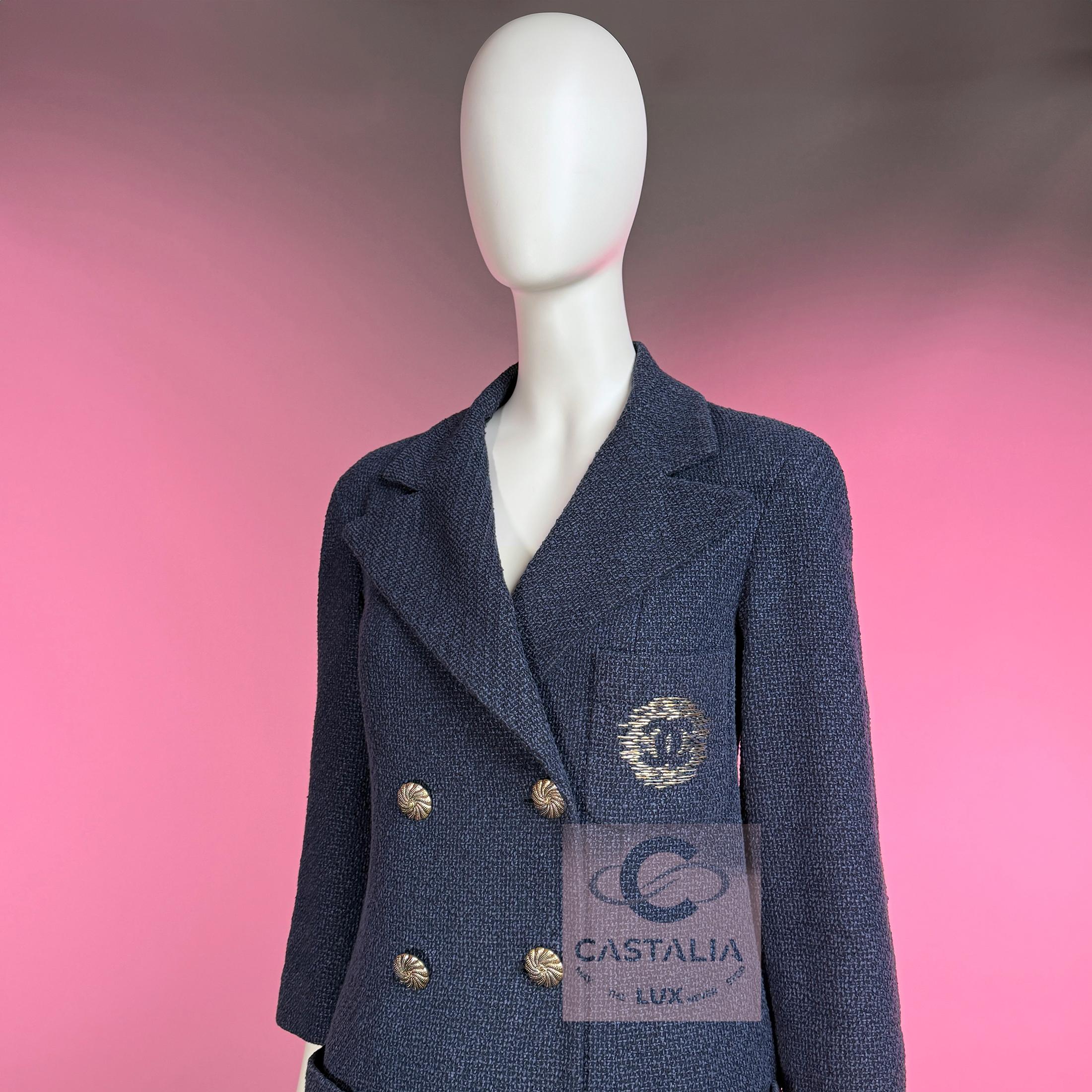 CHANEL New Iconic Tweed Jacket with CC Patch 36 FR For Sale 4