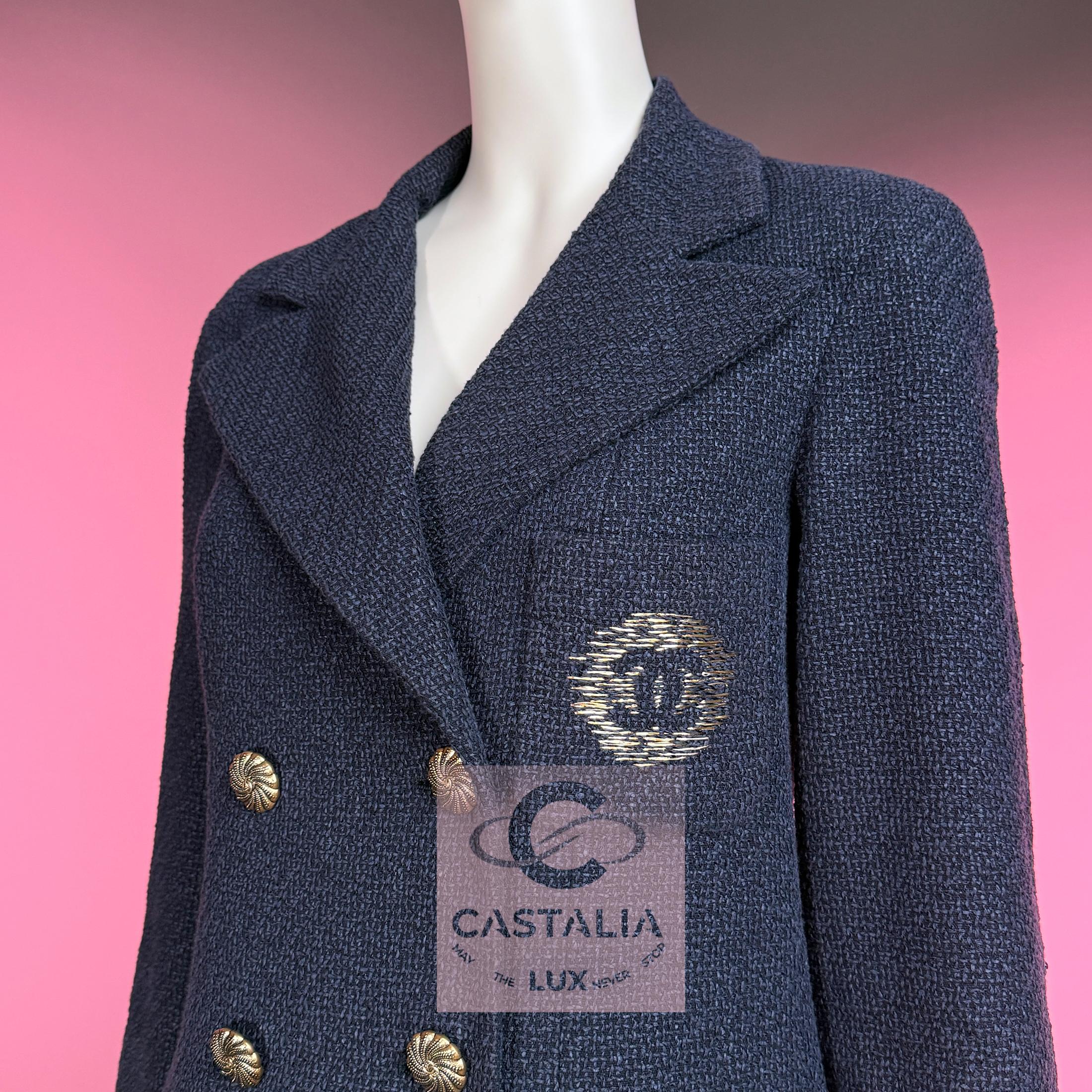 CHANEL New Iconic Tweed Jacket with CC Patch 36 FR For Sale 5