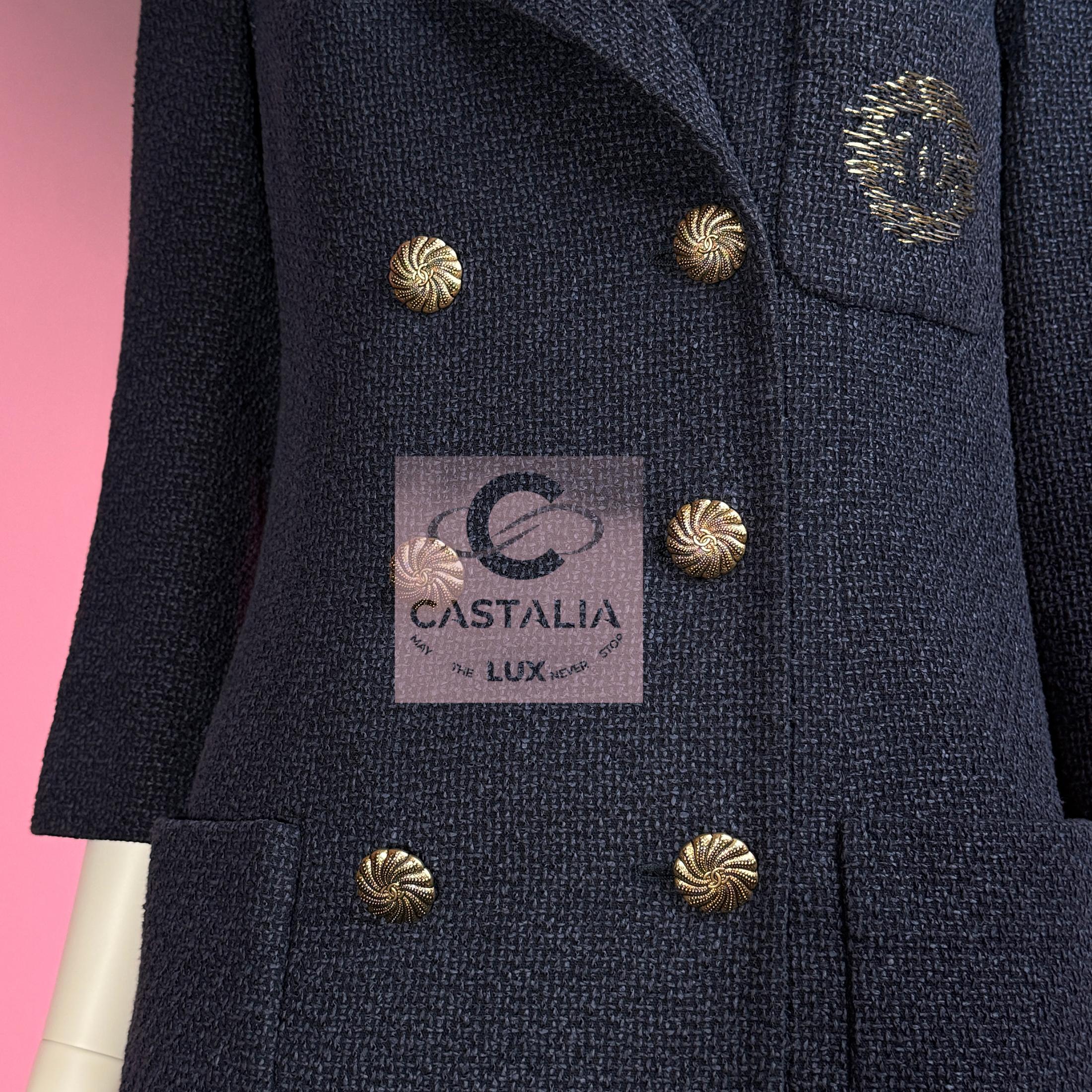 CHANEL New Iconic Tweed Jacket with CC Patch 36 FR For Sale 7