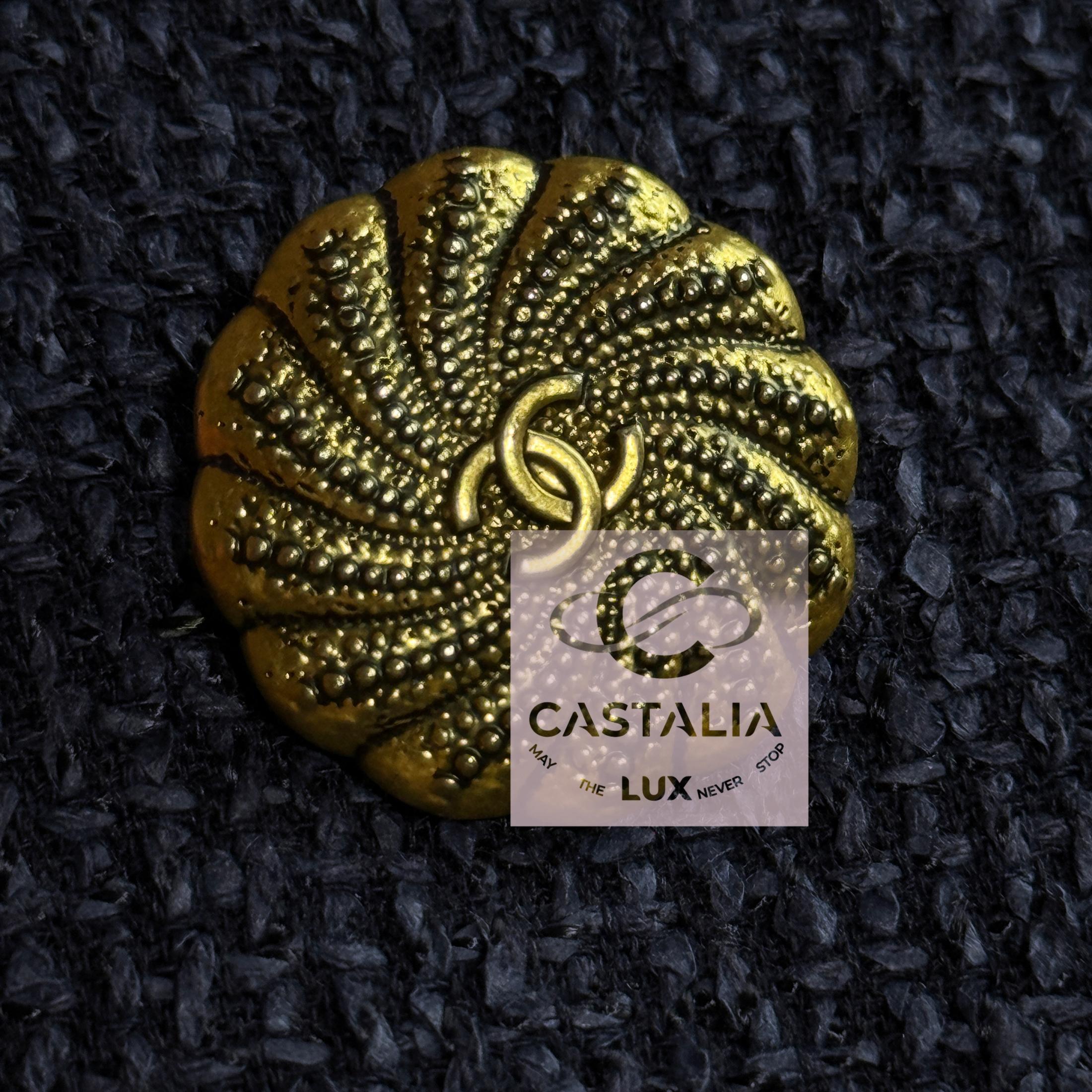 CHANEL New Iconic Tweed Jacket with CC Patch 36 FR For Sale 8