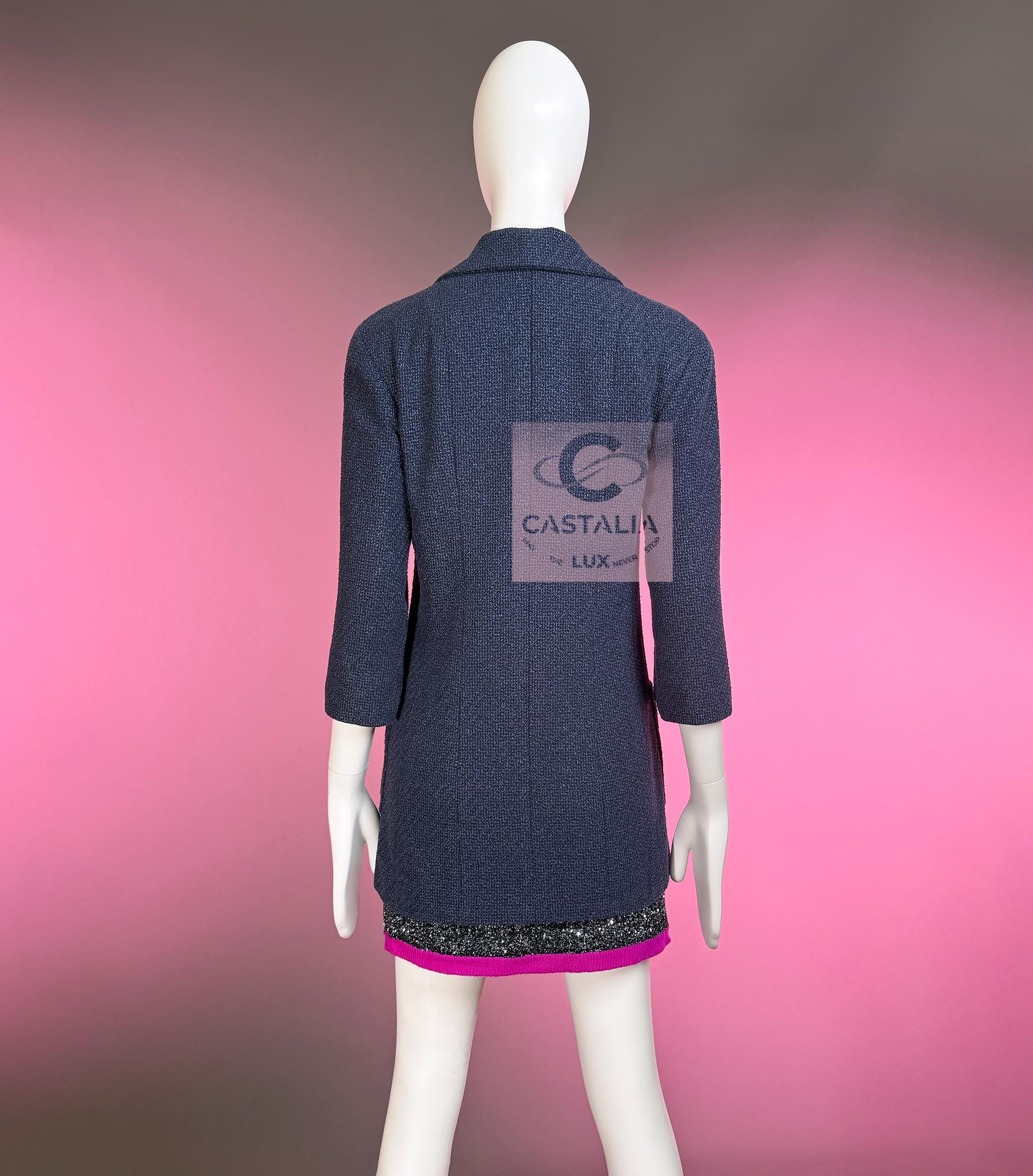 CHANEL New Iconic Tweed Jacket with CC Patch 36 FR For Sale 9