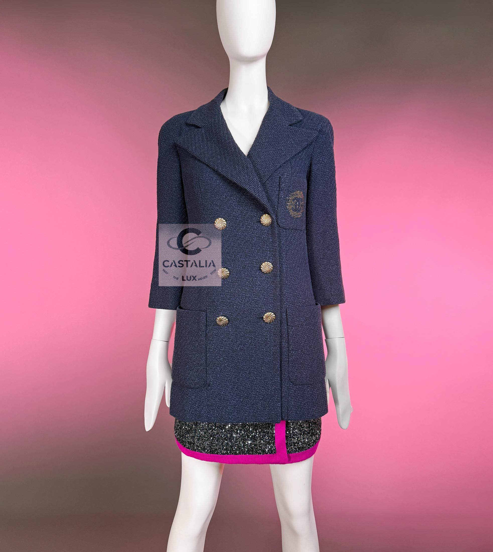 CHANEL New Iconic Tweed Jacket with CC Patch 36 FR For Sale 3
