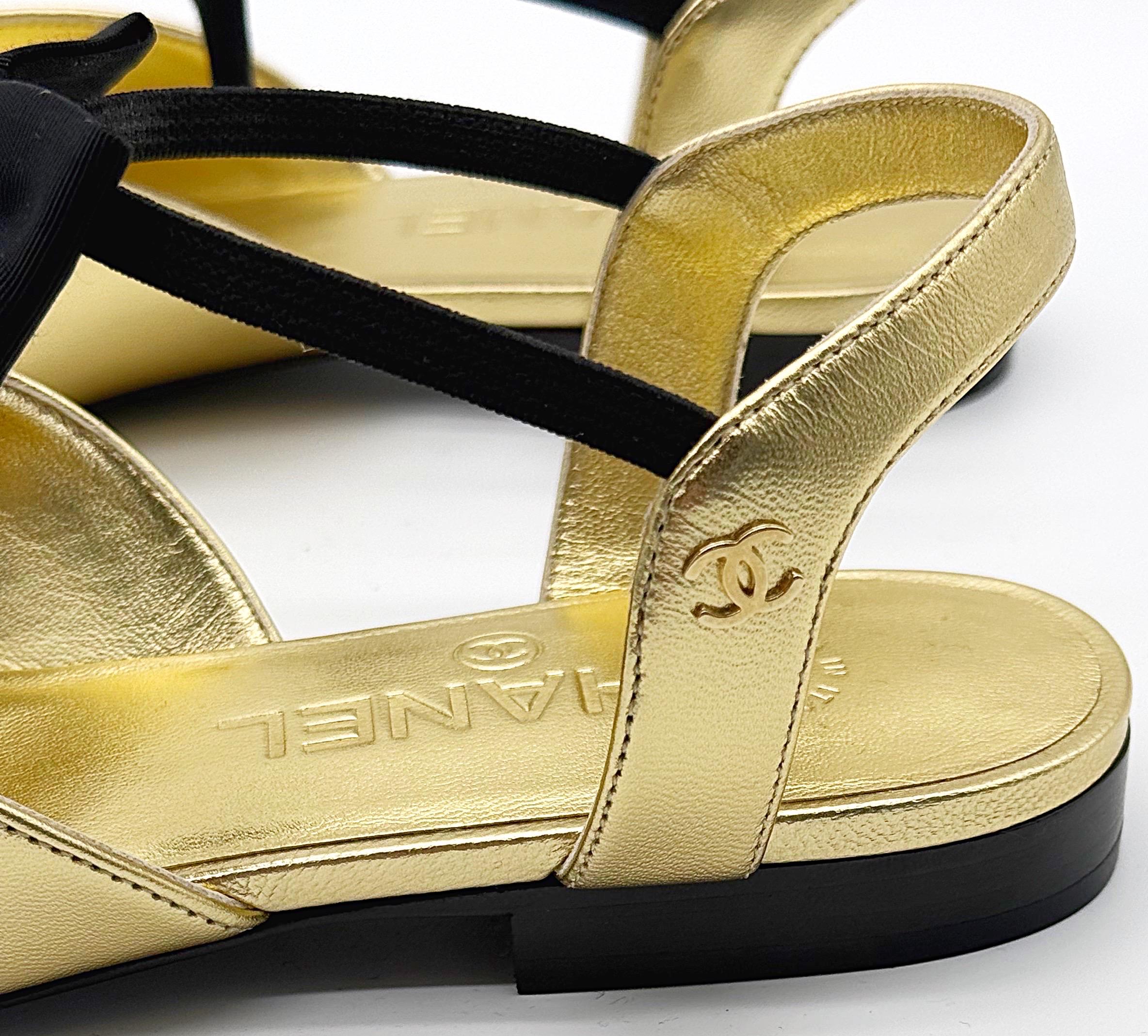 Chanel New in Box Size 38.5 Gold + Black Mary Jane Point Toe Bow Ballet Flats For Sale 3
