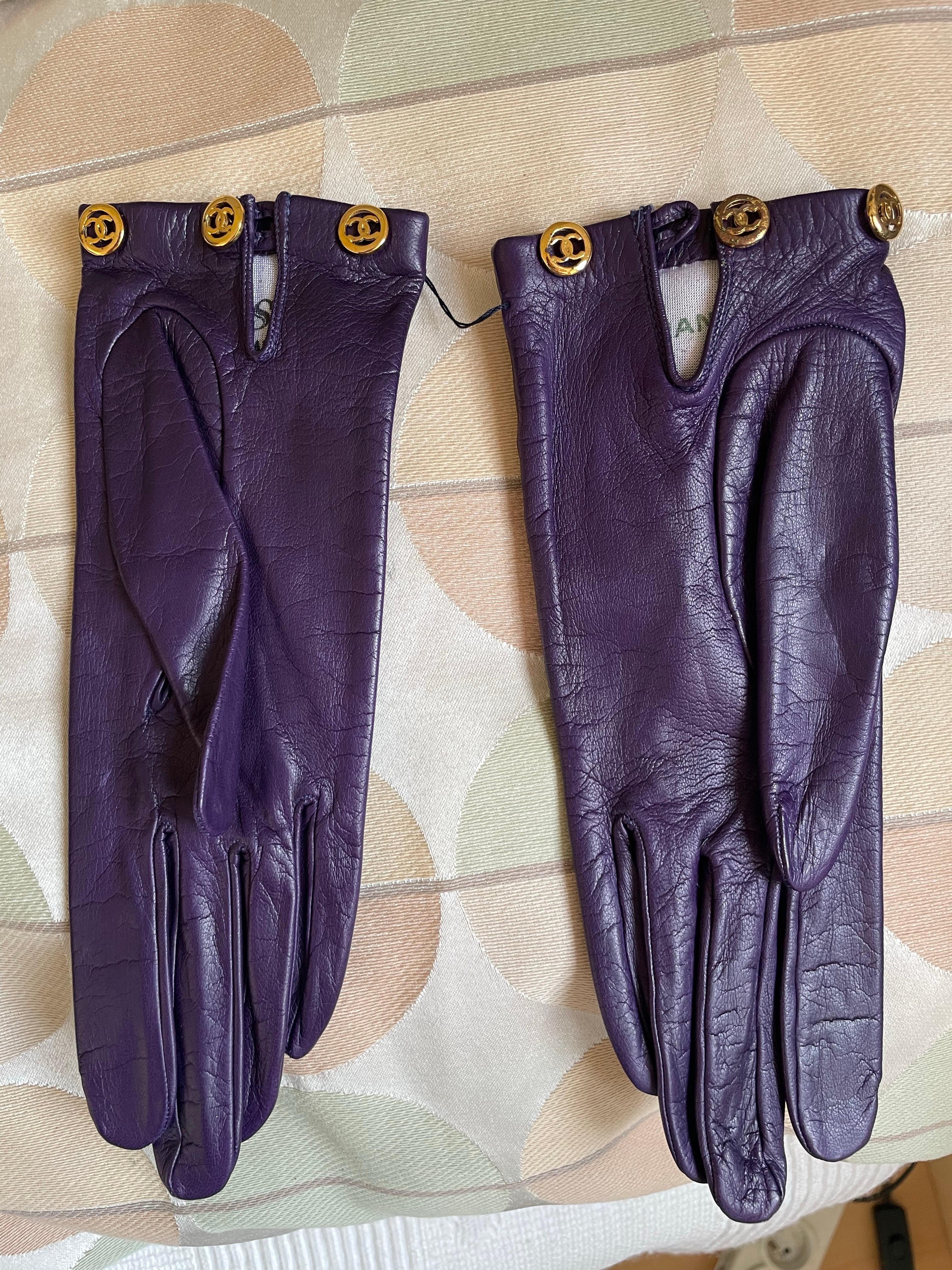 Nero Chanel Guanti nuovi in pelle con etichetta. in vendita