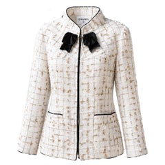 CHANEL New Legendary 2019 White Tweed Jacket 34 FR