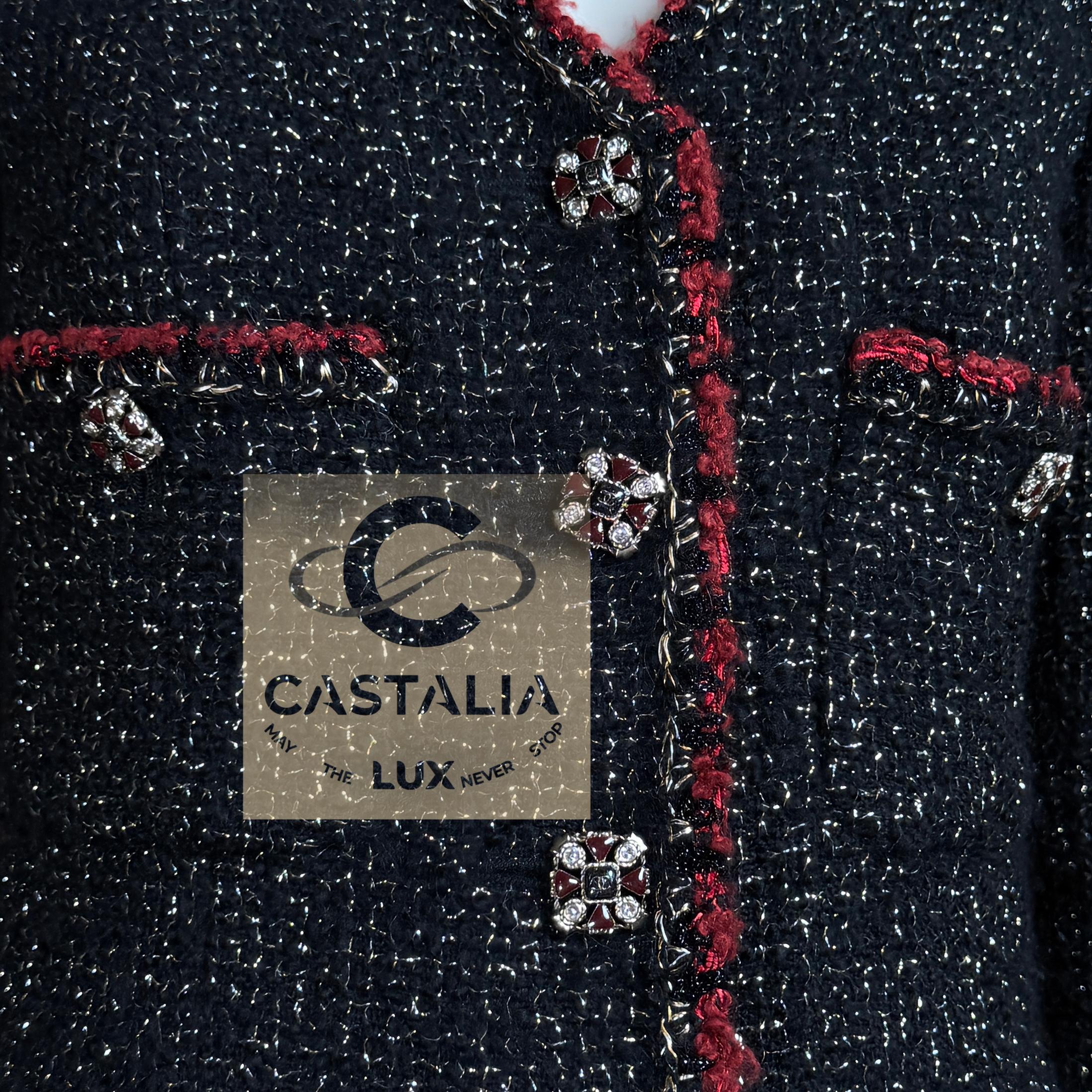 CHANEL New Legendary CC Gripoix Buttons Schwarz Tweed Jacke 38 FR im Angebot 4