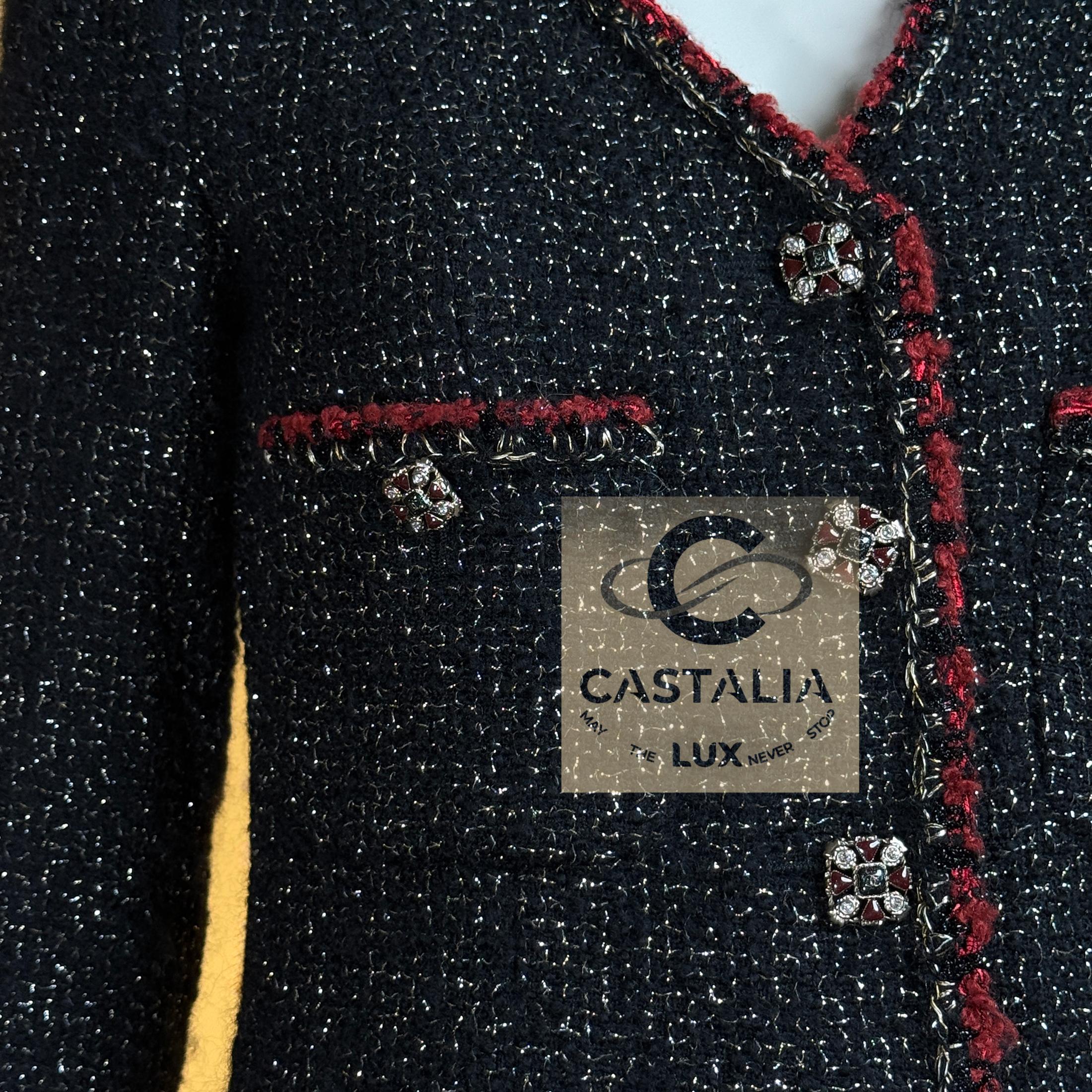 CHANEL New Legendary CC Gripoix Buttons Schwarz Tweed Jacke 38 FR im Angebot 5