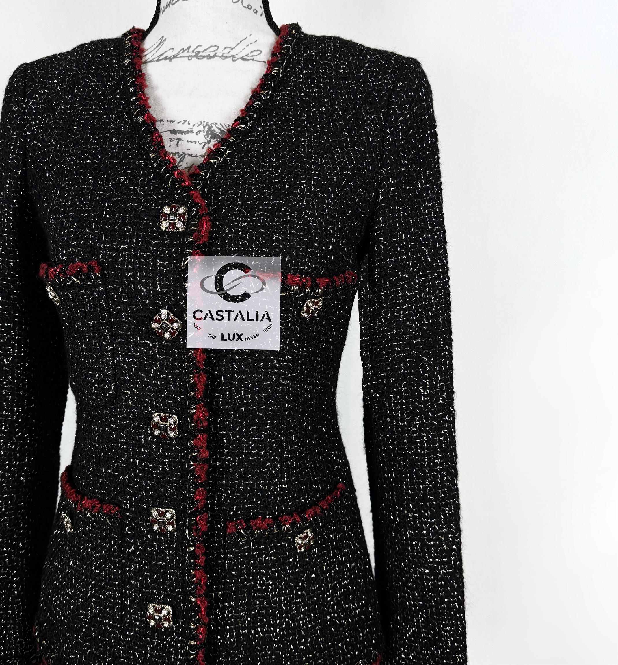CHANEL New Legendary Jewel Buttons Black Tweed Jacket 34 FR en vente 10