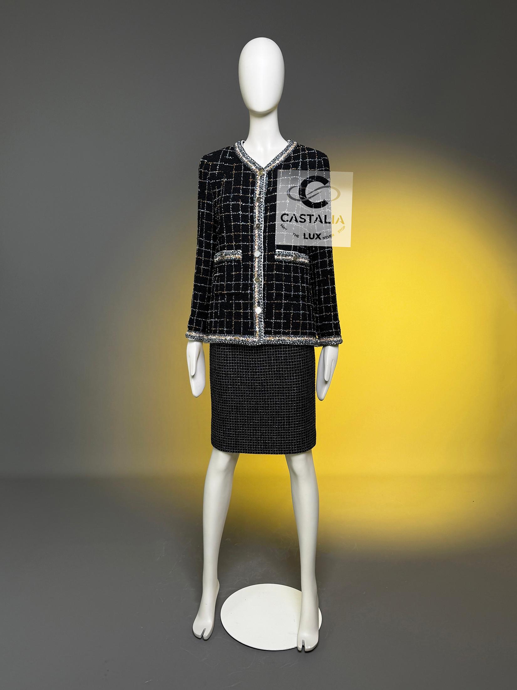 Chanel New Legendary Robot Collection Black Tweed Jacket 38 FR en venta 11