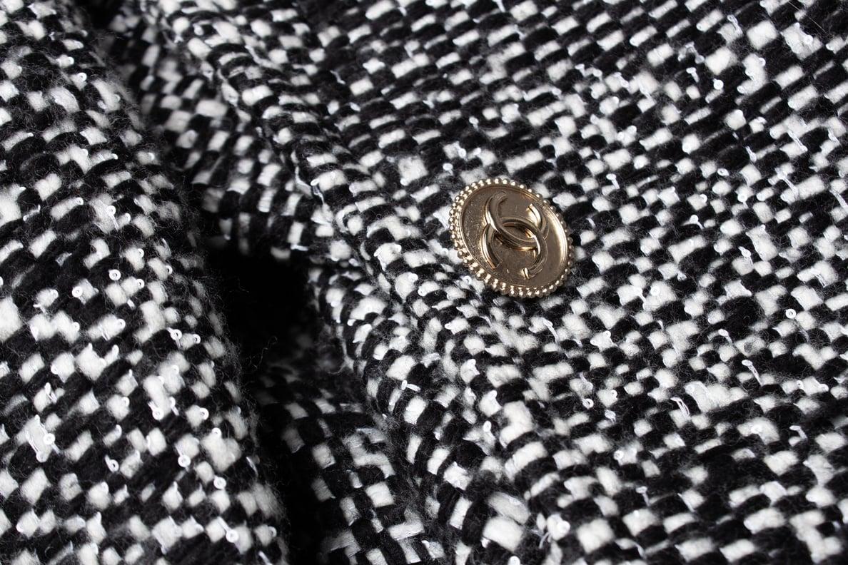 Women's or Men's Chanel New Lesage Tweed Coat For Sale