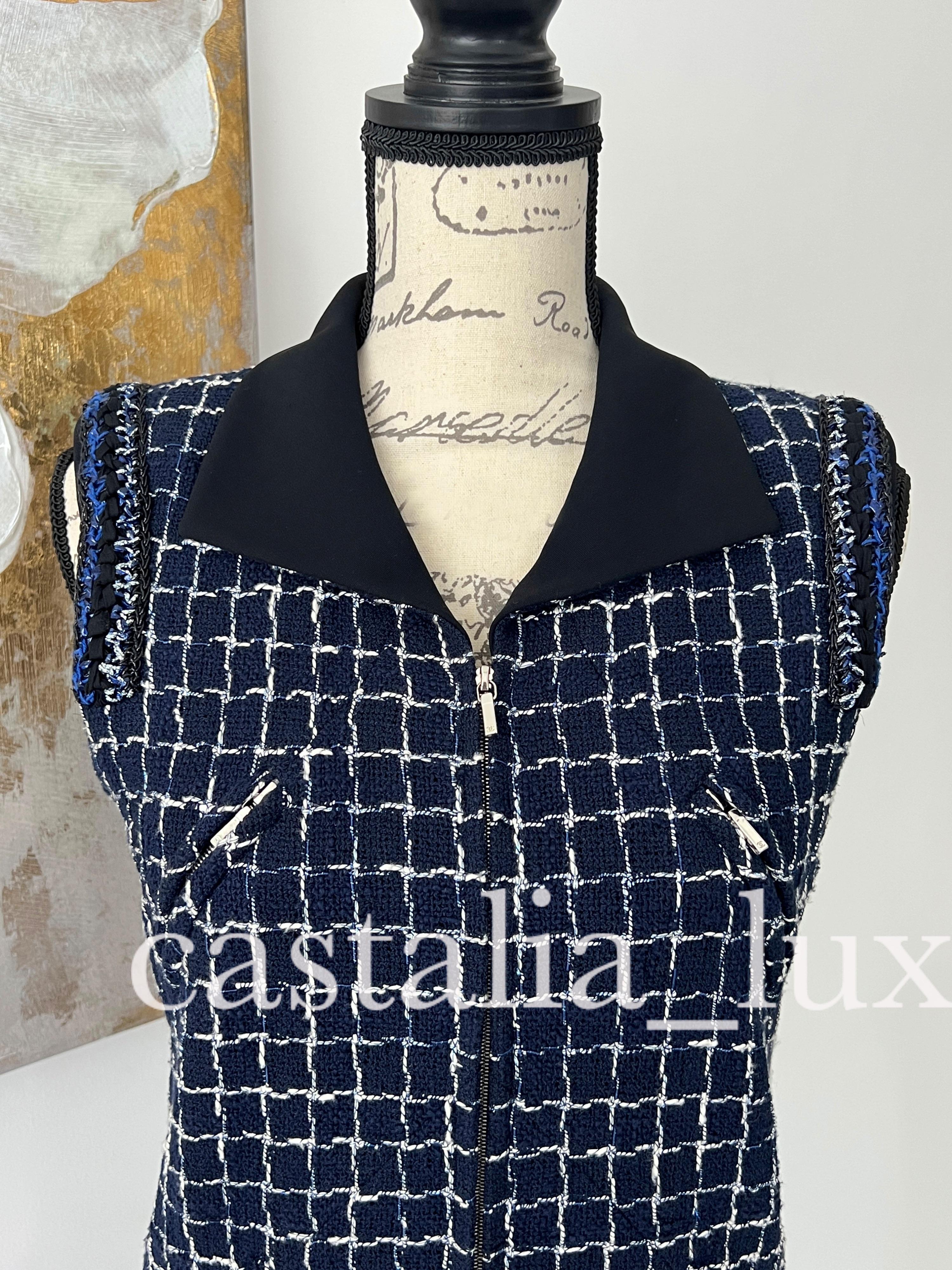 Chanel New 9K Lesage Robe en tweed en vente 7