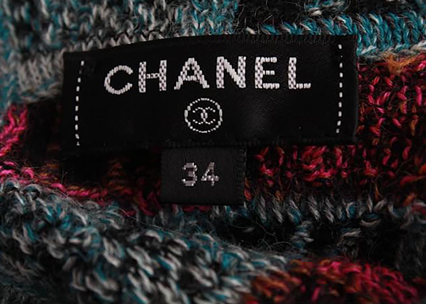 Chanel Neues Lily Rose Depp-Strickkleid im Vogue-Deckelstil im Angebot 12