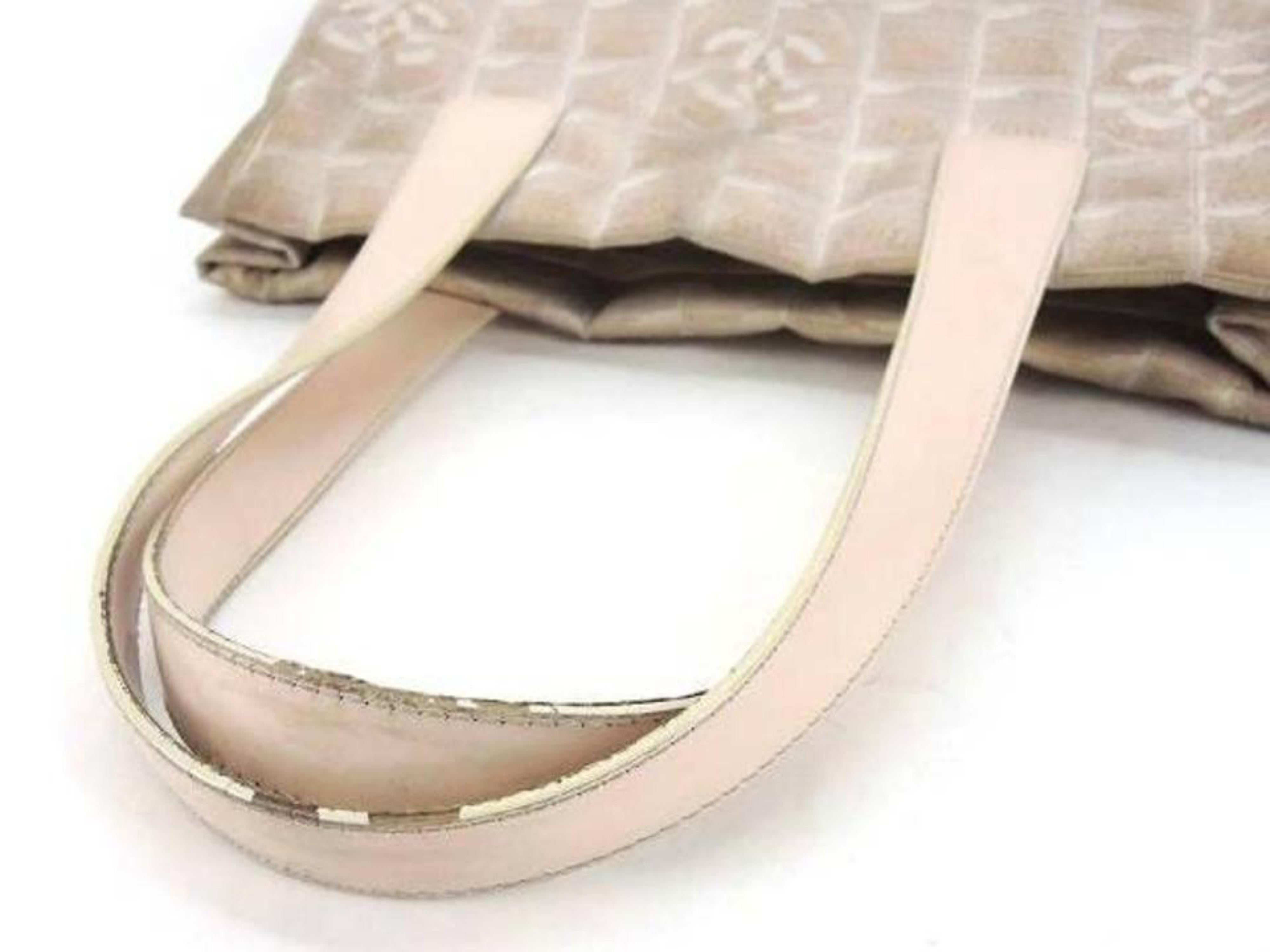 Chanel New Line Travel 215806 Metallic Pink Quilted Canvas Tote For Sale 2